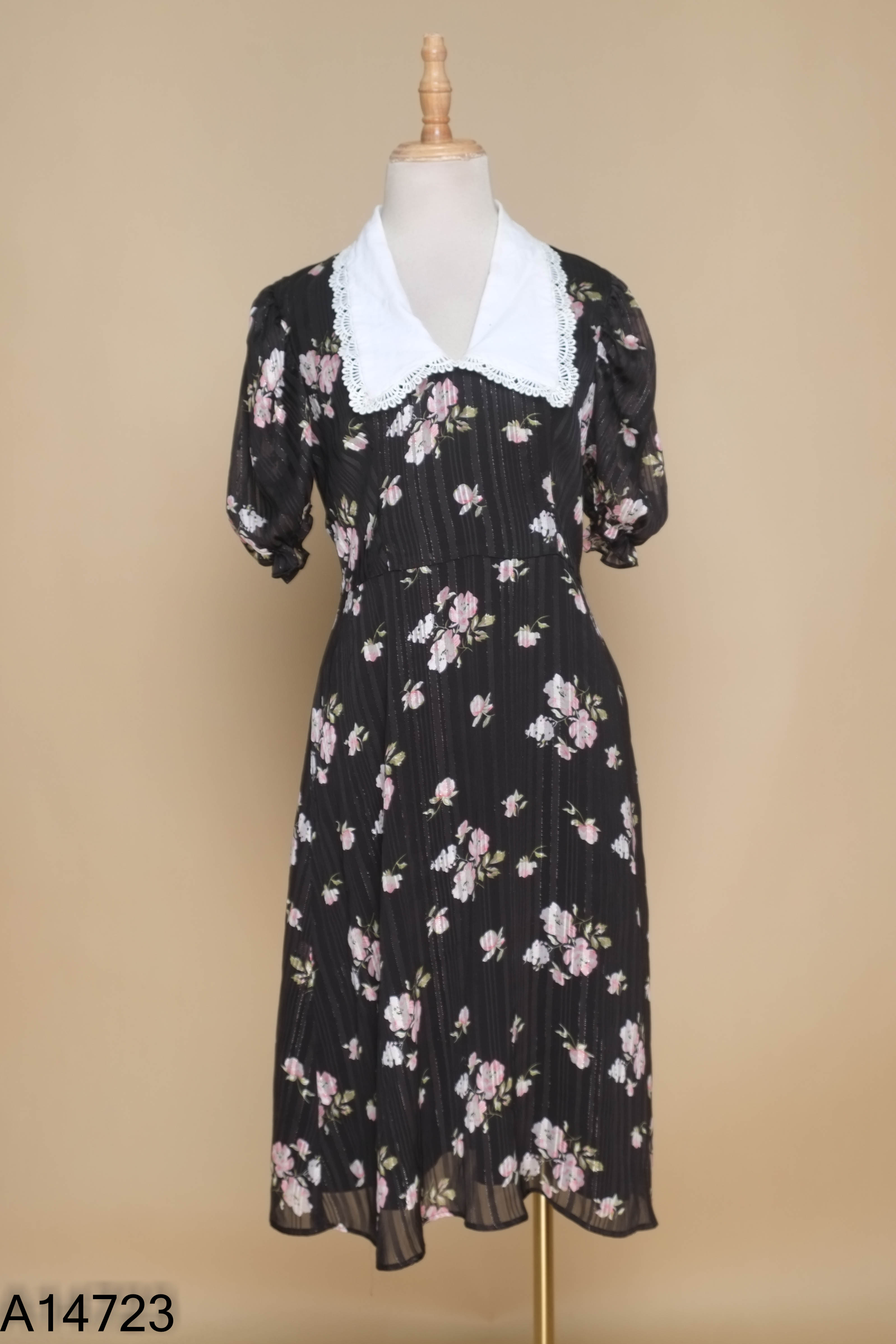 Váy D.WEAR HOUSE voan đen họa tiết hoa