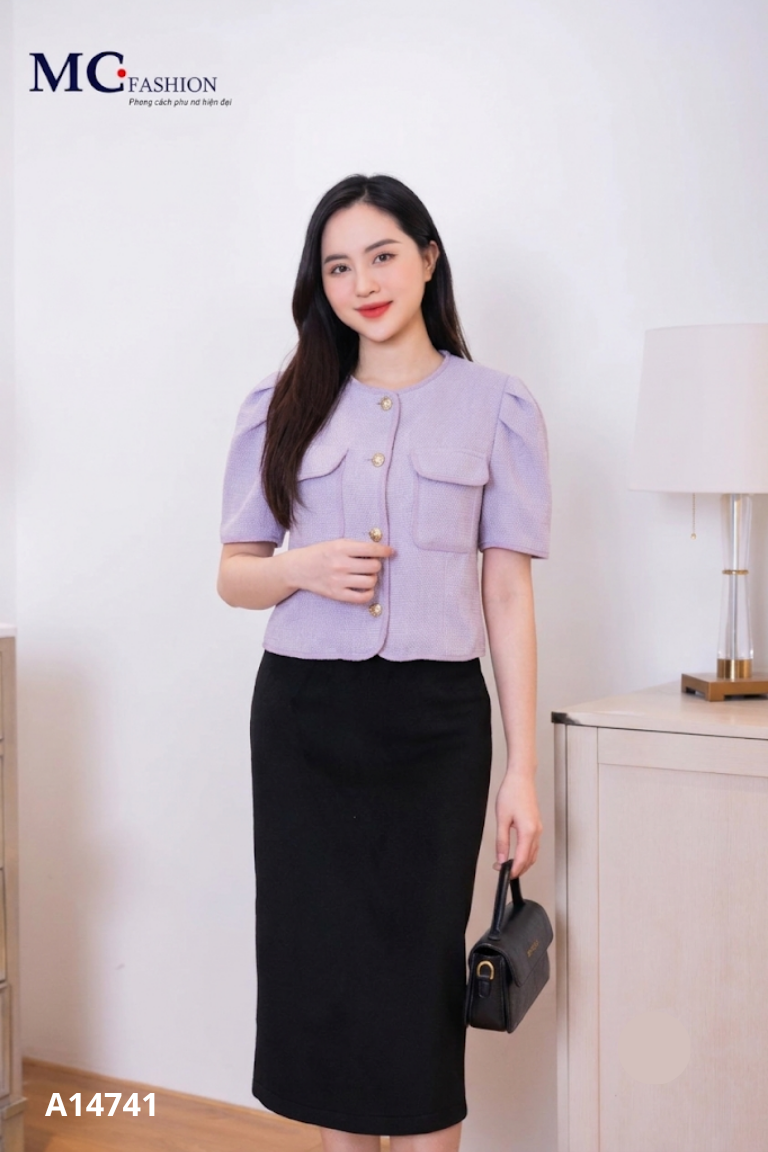 Áo tím cổ tròn