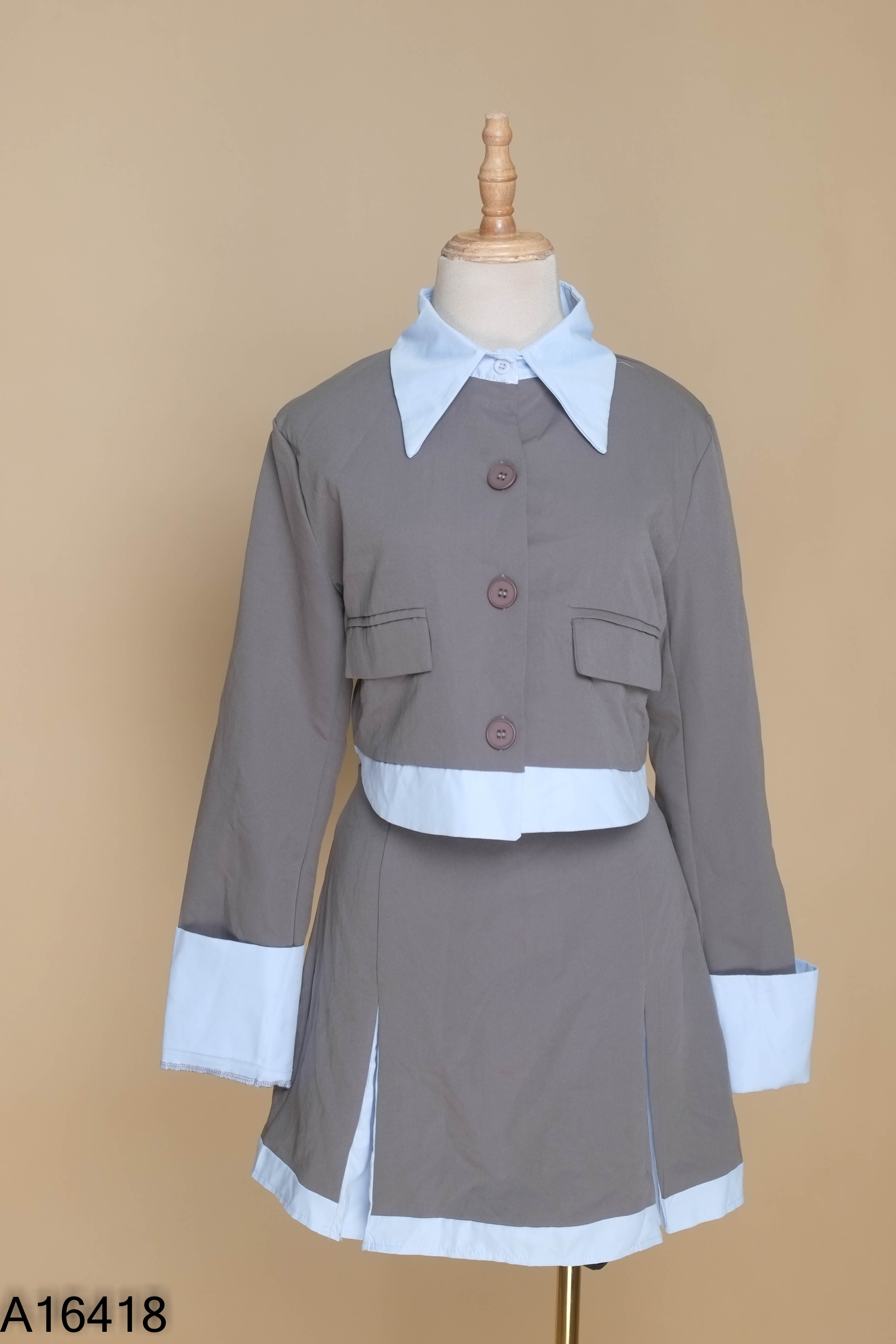 Set áo croptop + chân váy xám phối xanh