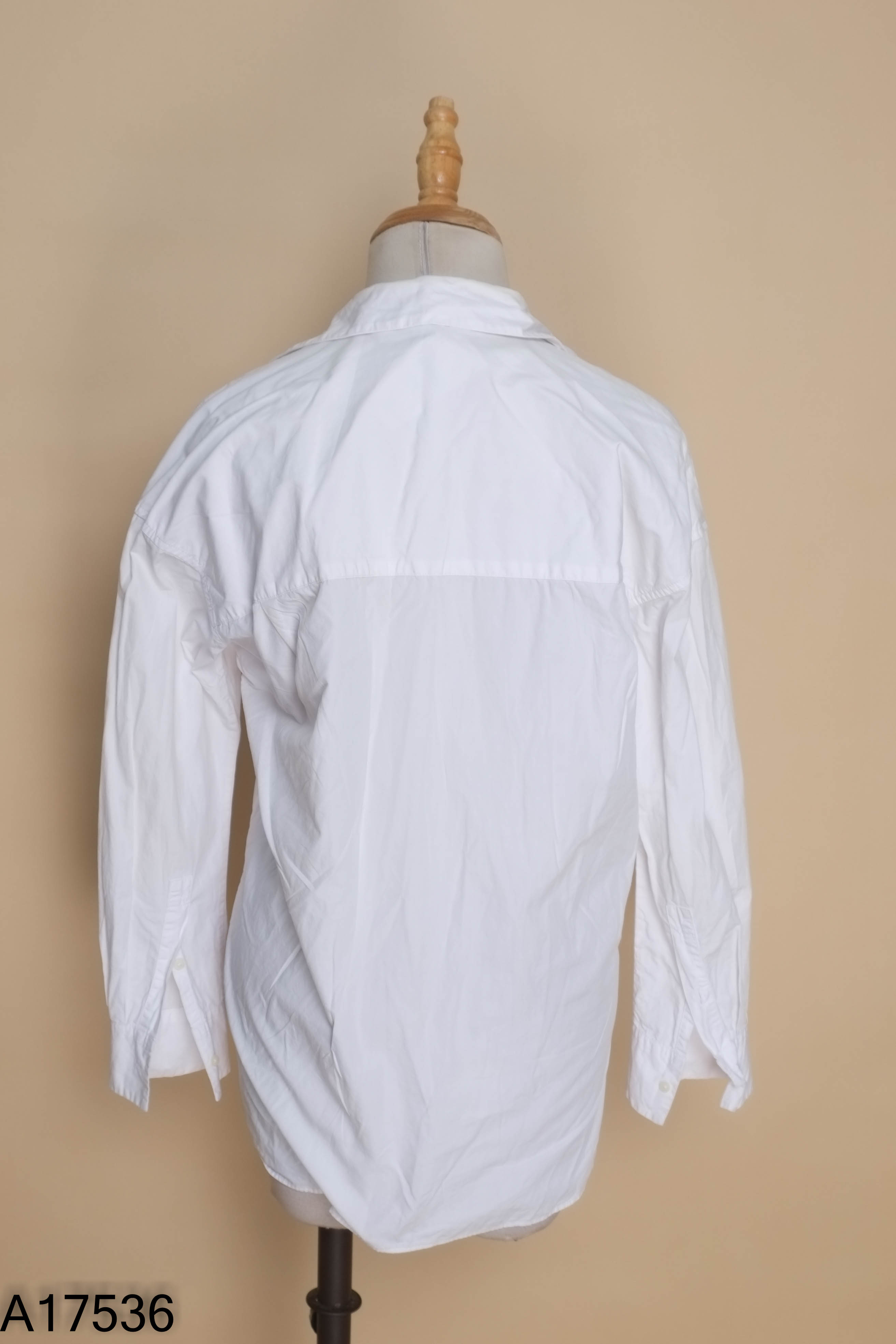 Áo sơ mi UNIQLO trắng