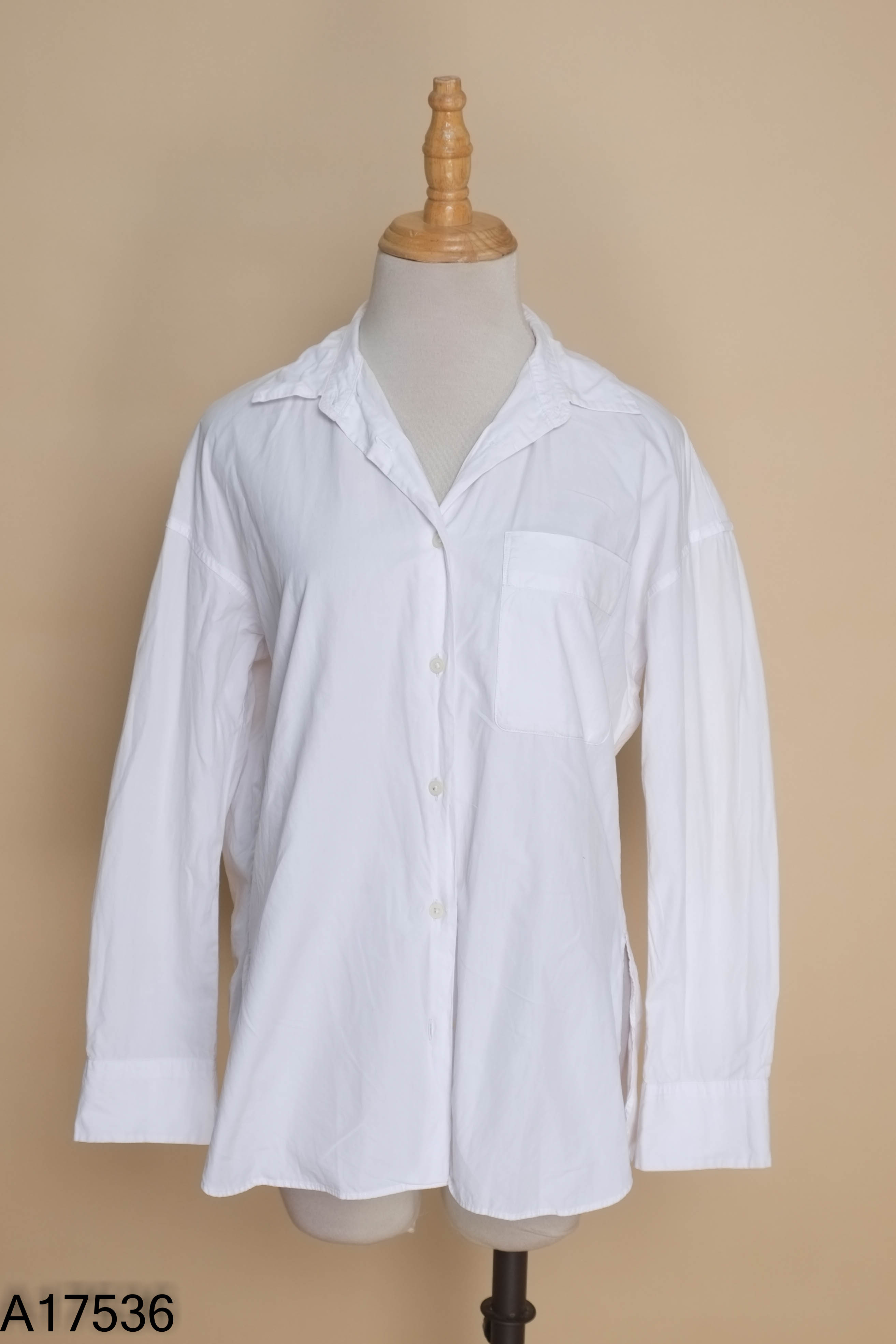 Áo sơ mi UNIQLO trắng