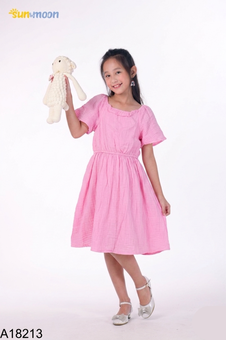 Váy hồng cổ vuông KIDS