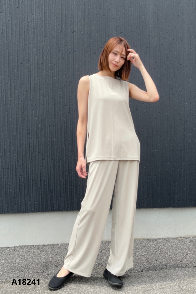 Set sát nách nâu UNIQLO+quần