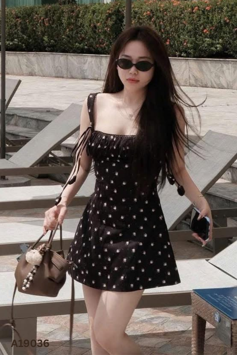 Váy hai dây đen hoa