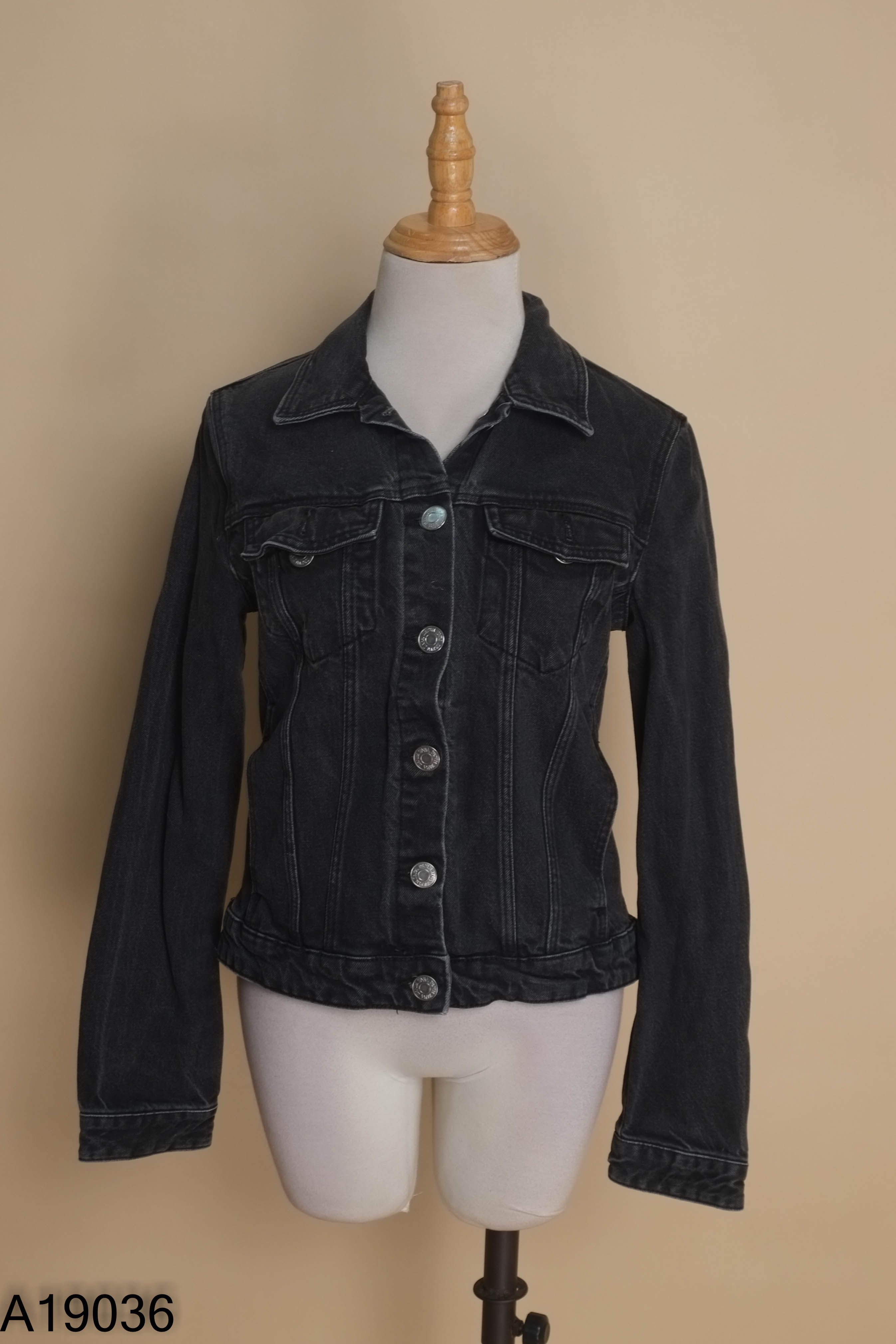 Áo khoác jeans ZARA xám đen