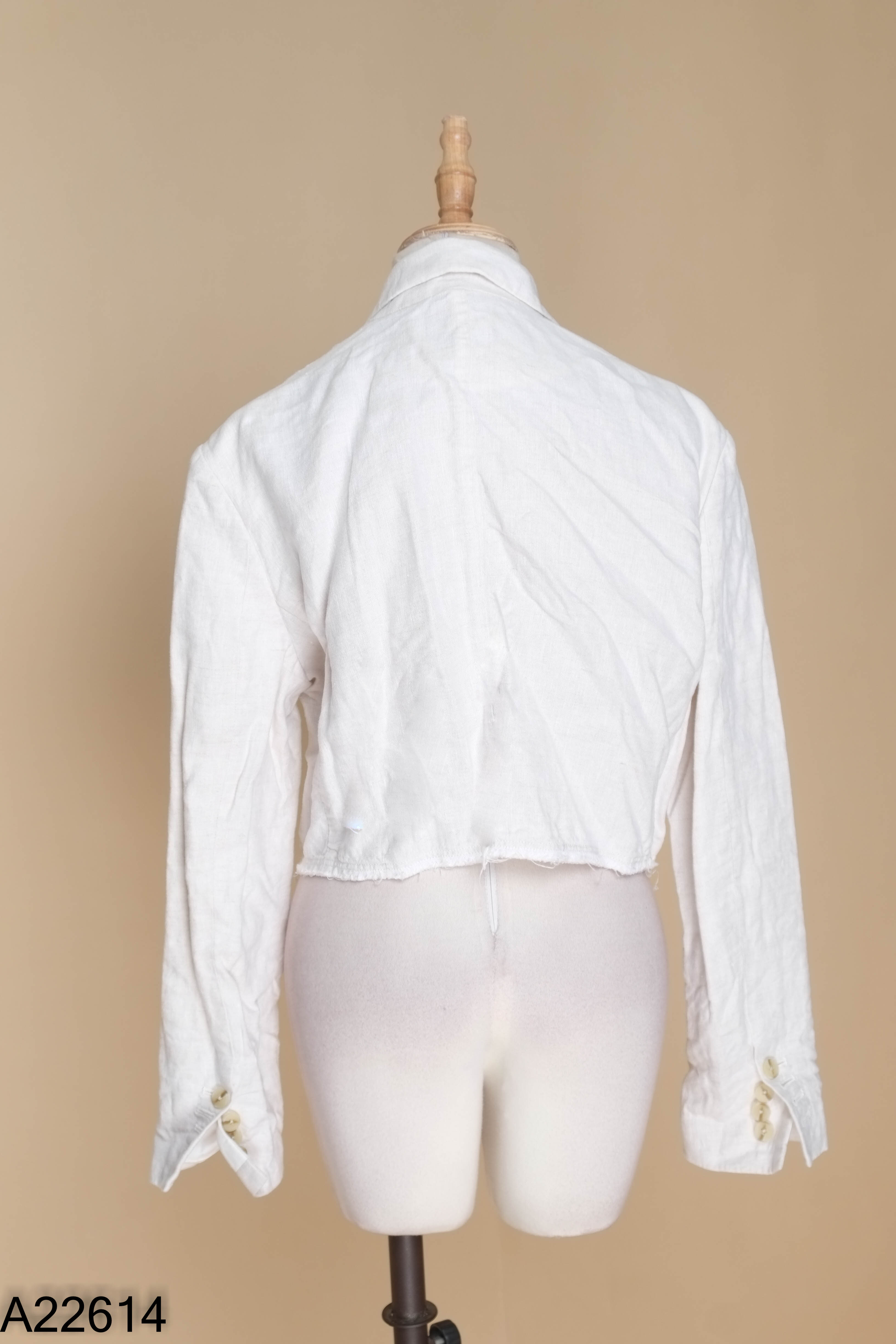 Áo linen ROUTINE be dáng ngắn