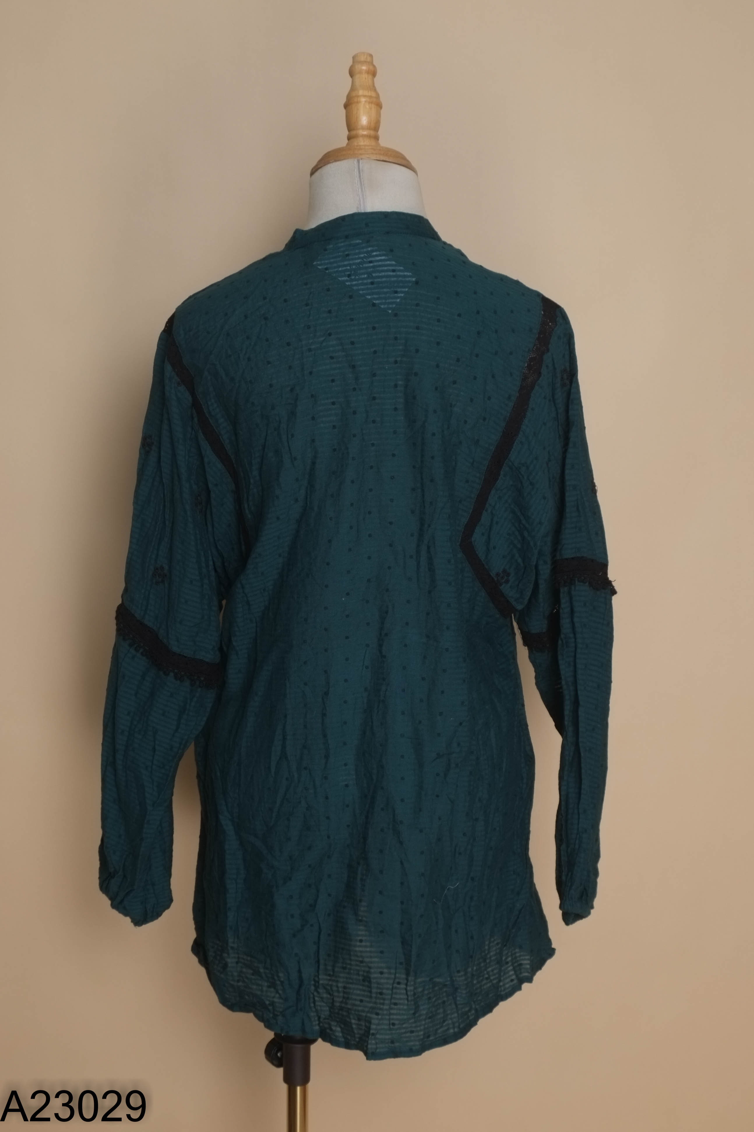 Áo kiểu xanh cổ tàu
