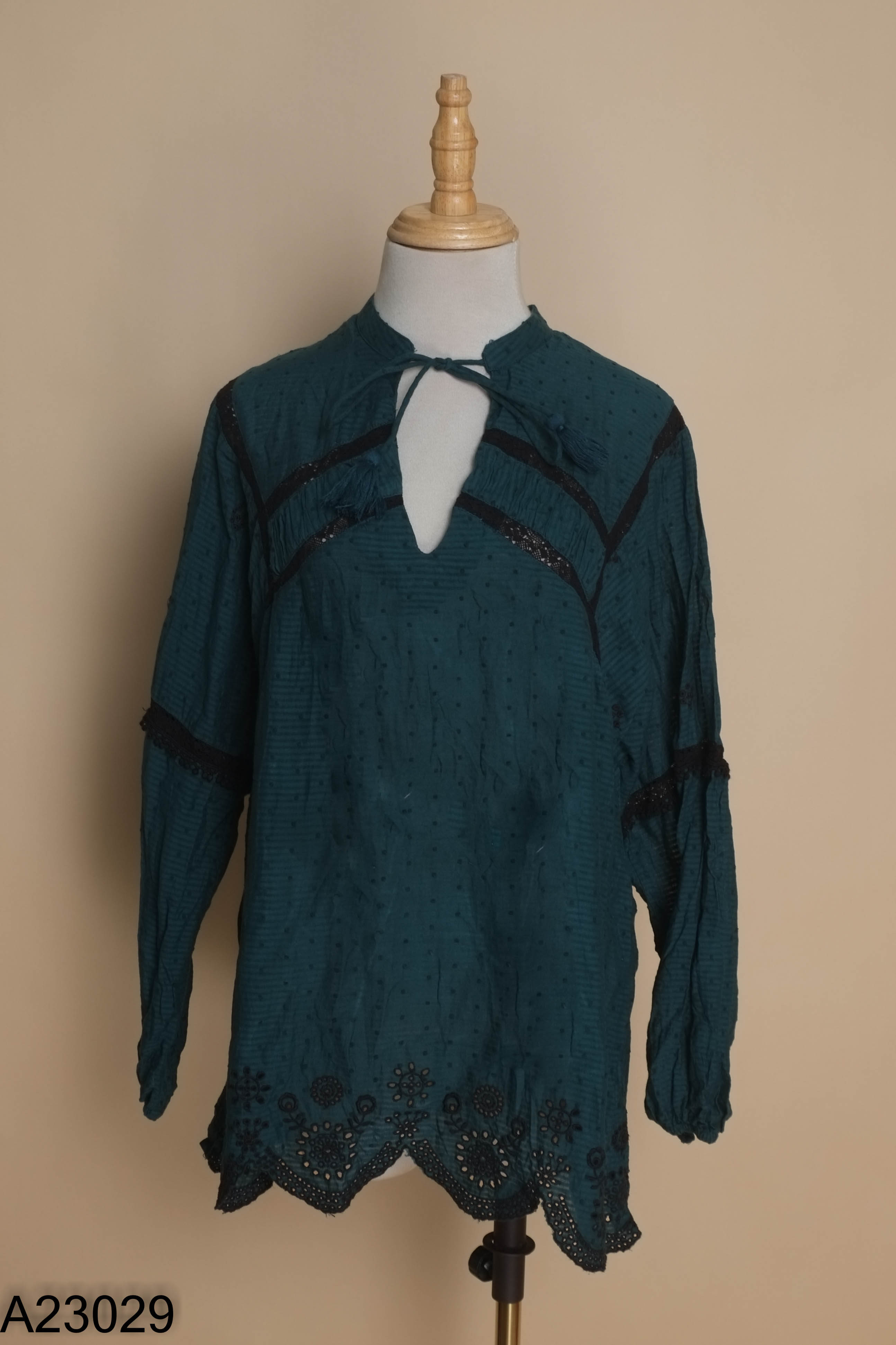 Áo kiểu xanh cổ tàu