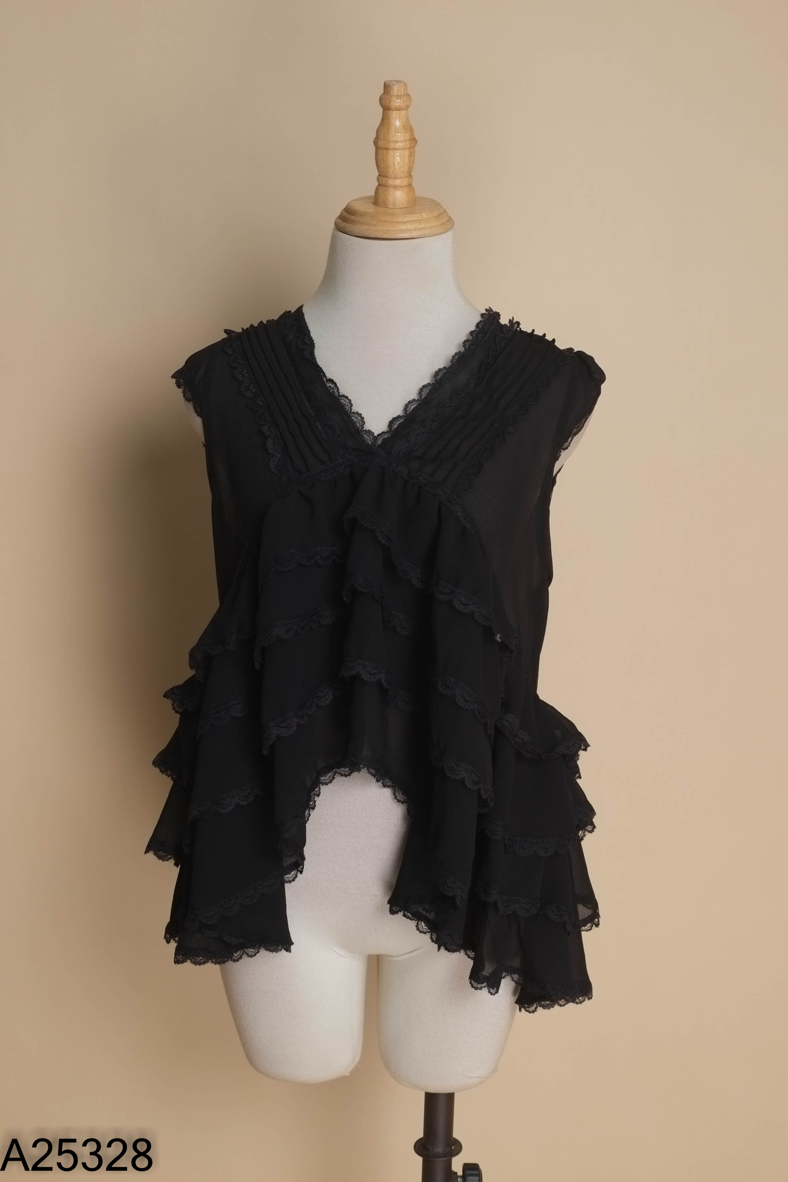 Áo babydoll đen viền ren