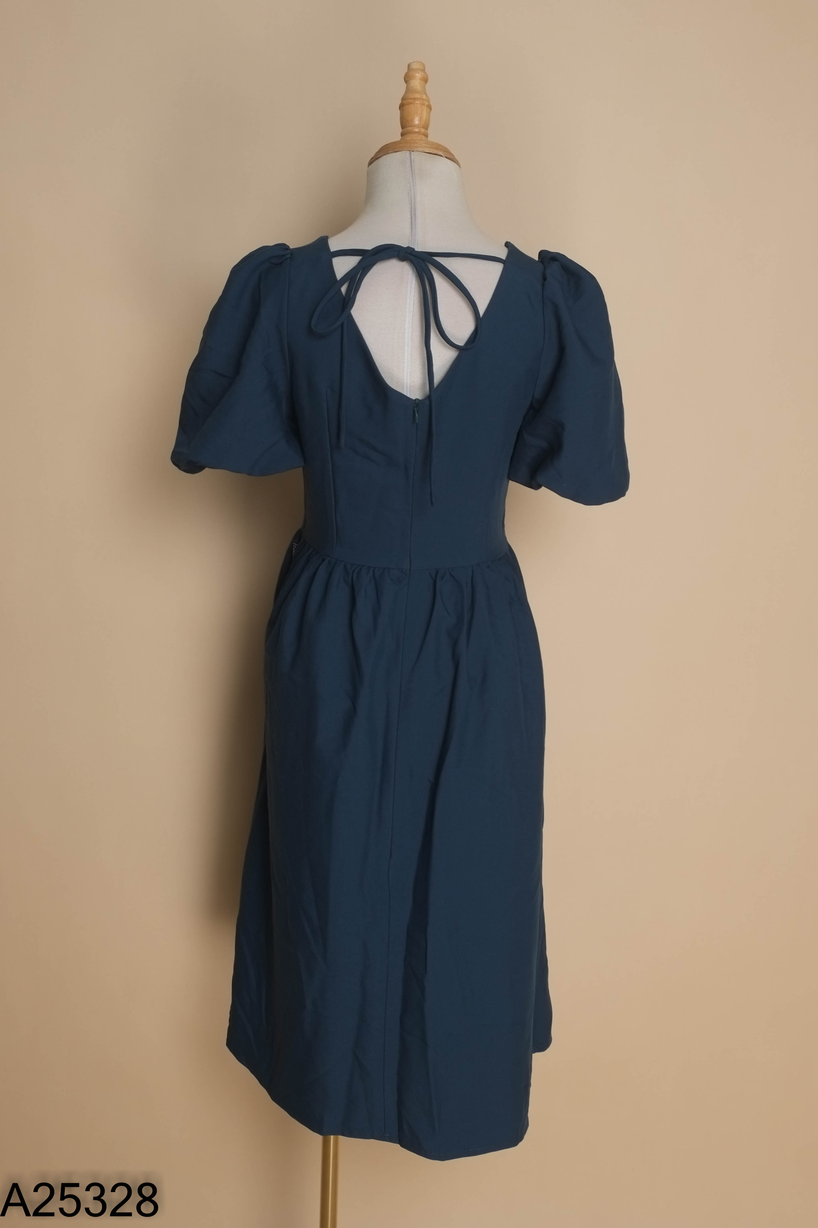 Váy CUNNIE STORE xanh tay bồng