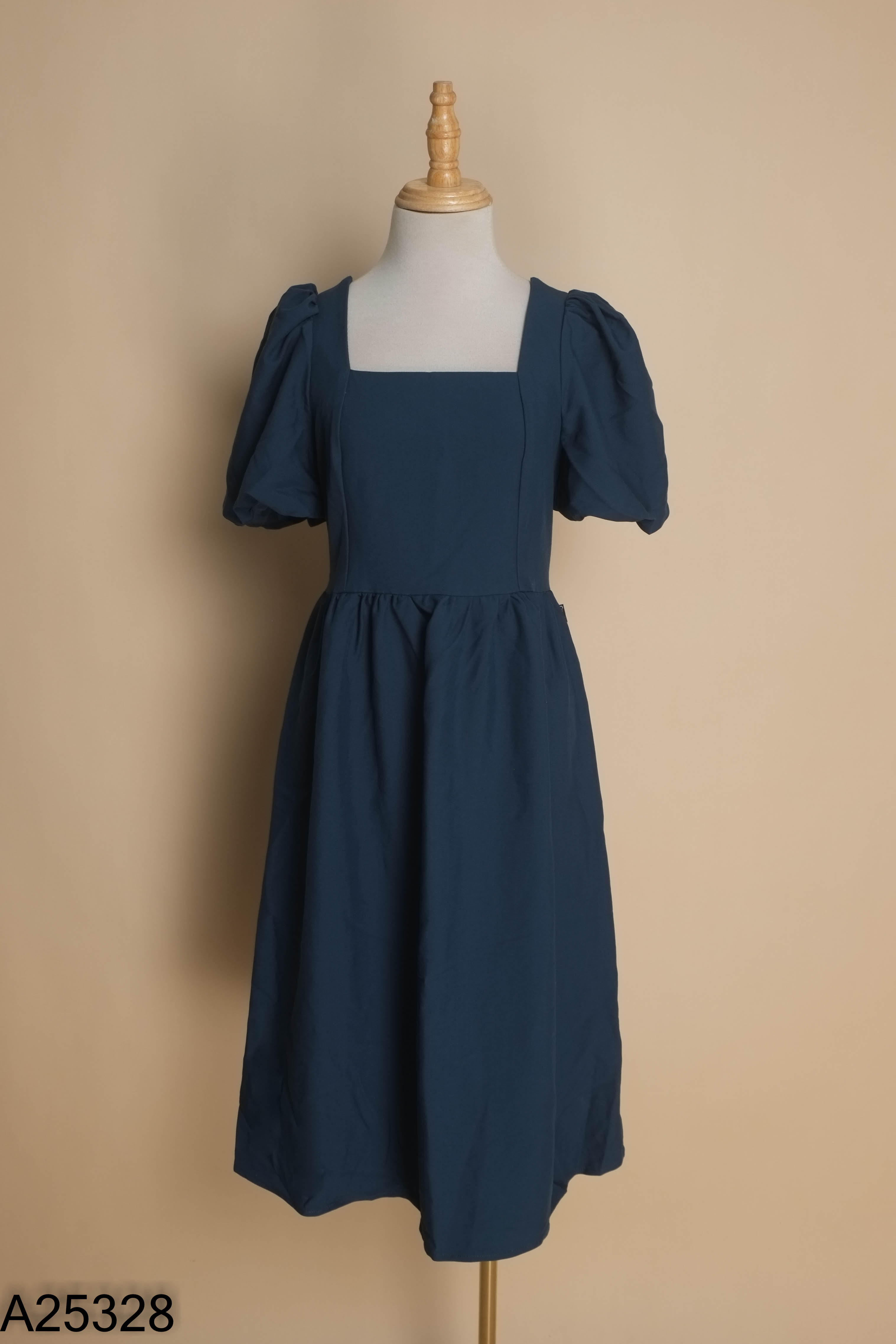 Váy CUNNIE STORE xanh tay bồng