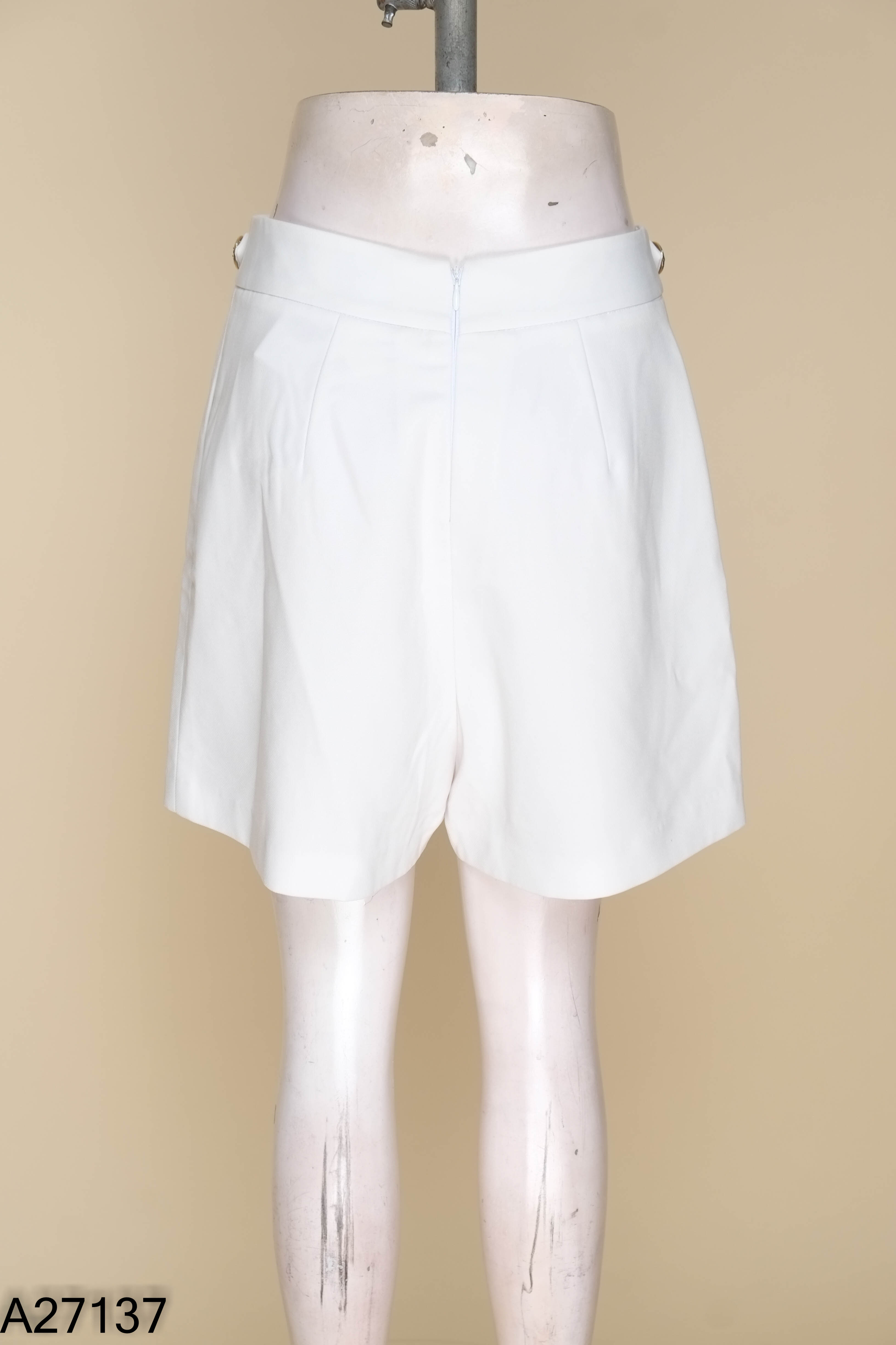 Quần short vải trắng NEVA rộng ống