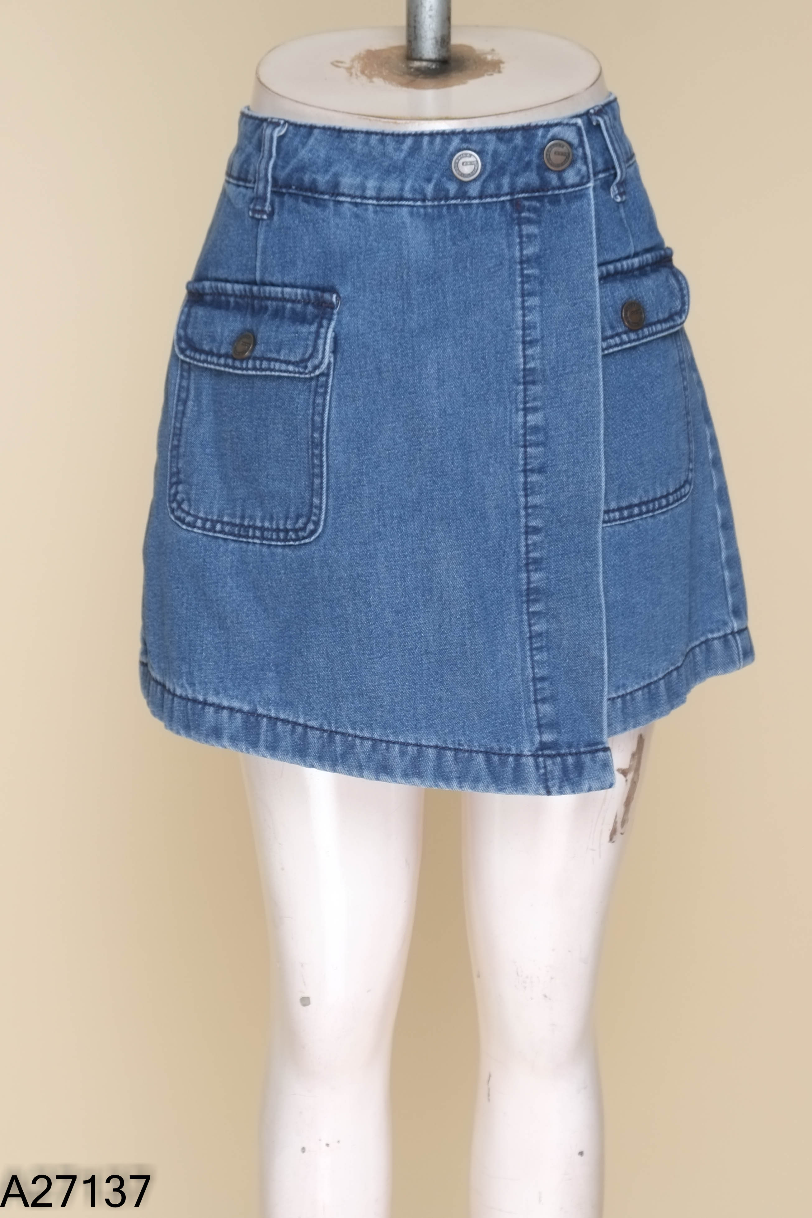 Chân váy jeans xanh GENVIET mix quần