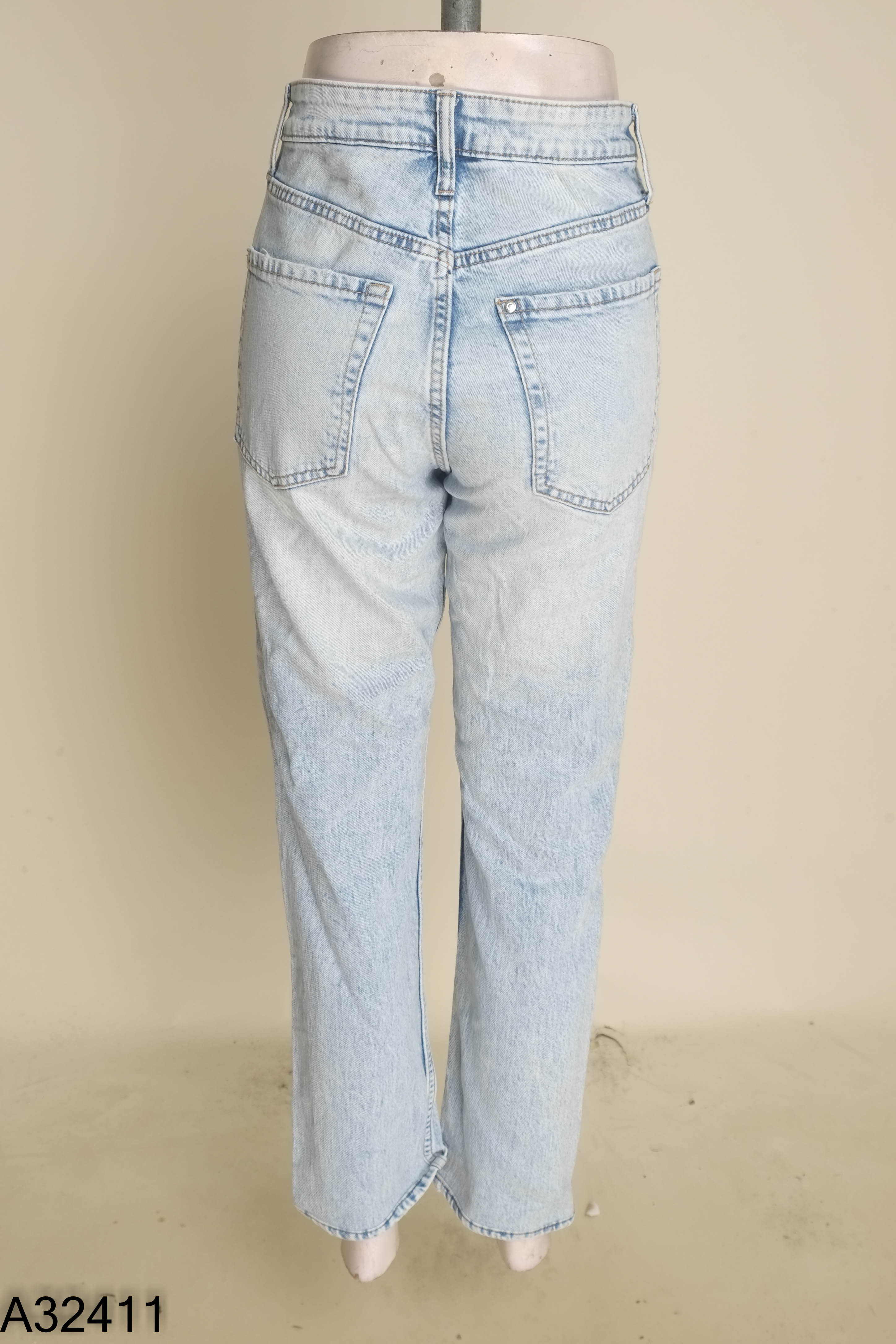 Quần jeans HM xanh nhạt