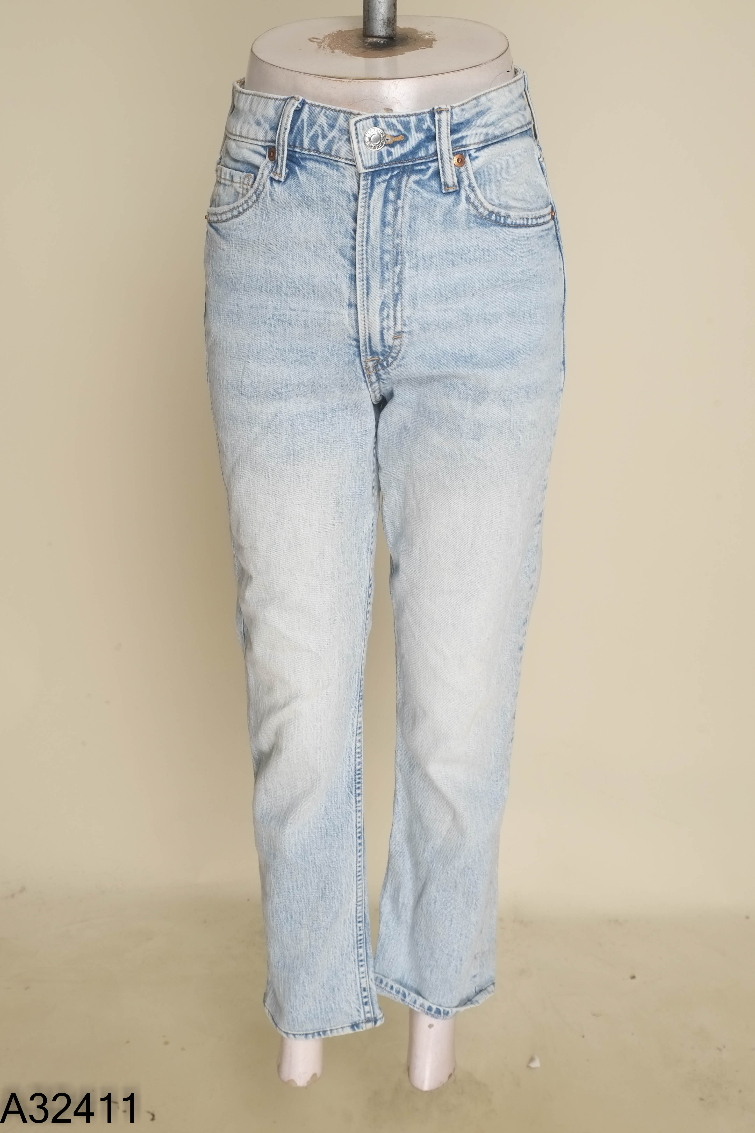 Quần jeans HM xanh nhạt