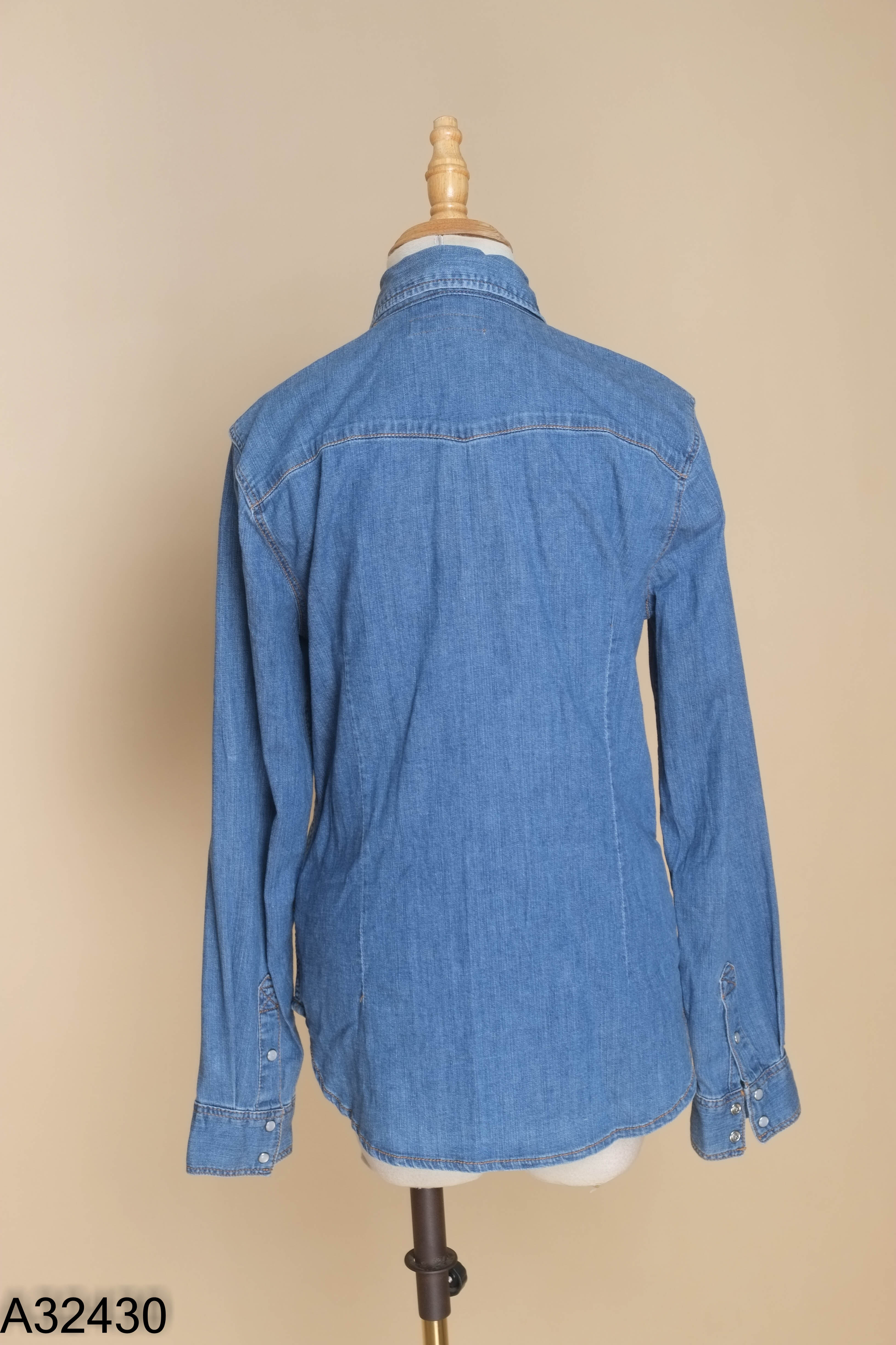 Áo sơ mi jeans xanh