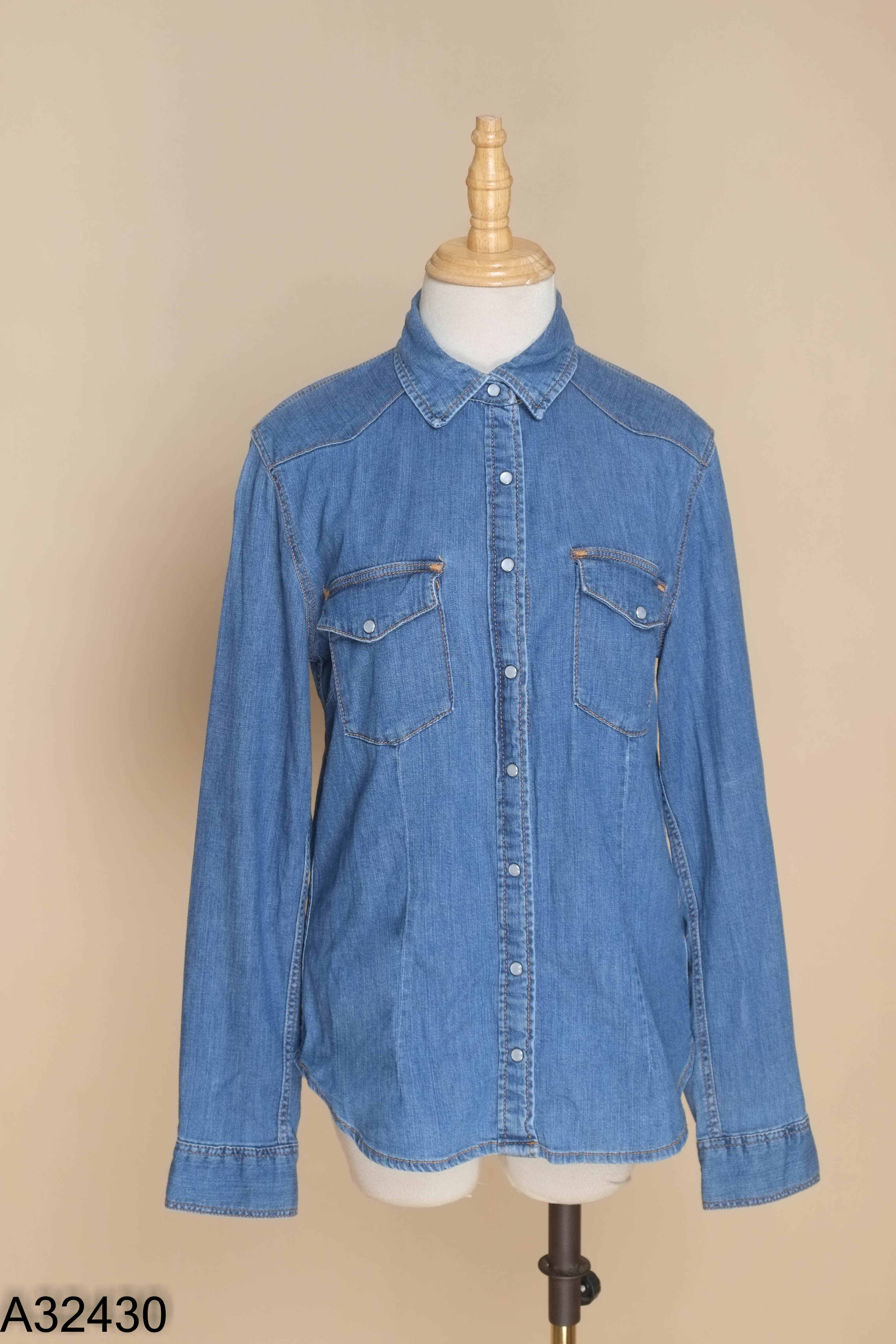 Áo sơ mi jeans xanh
