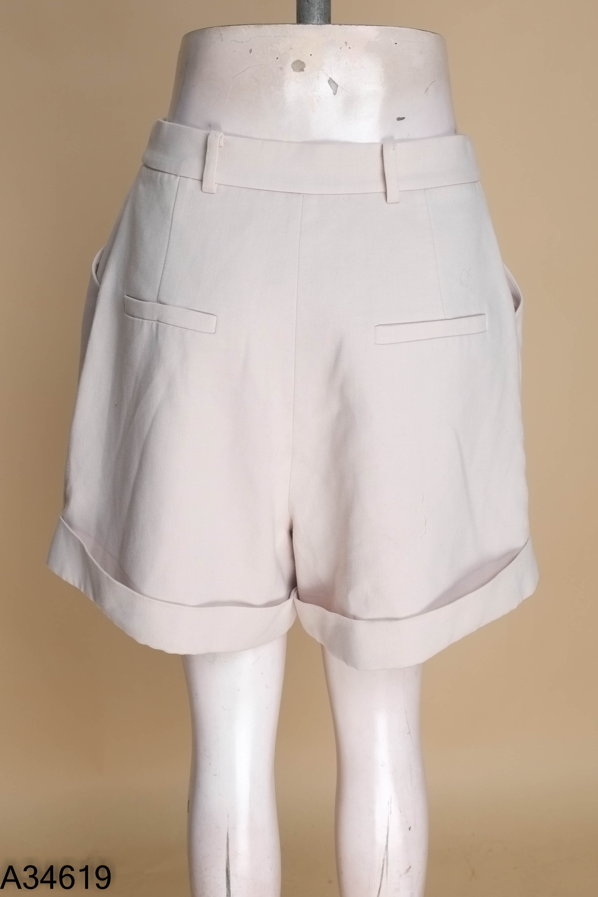 Quần shorts be gấp gấu