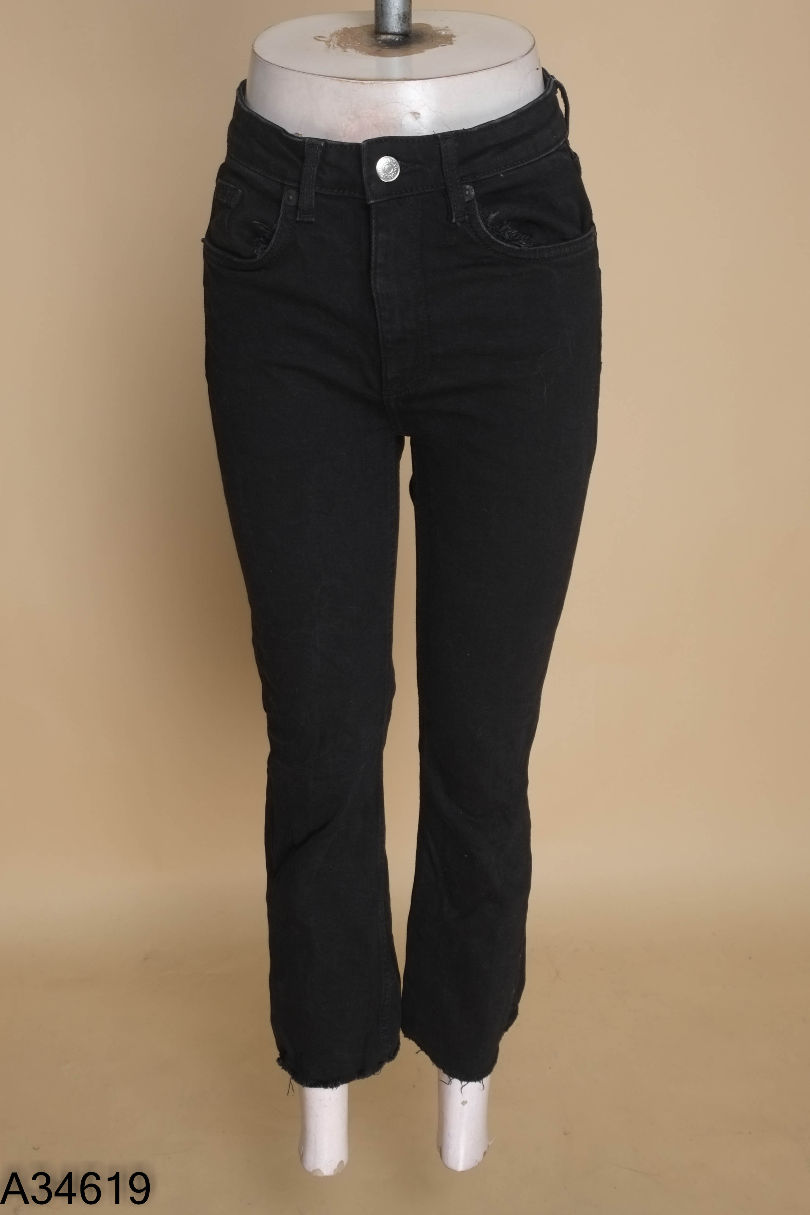 Quần jeans đen ZARA cắt gấu (XUẤT)
