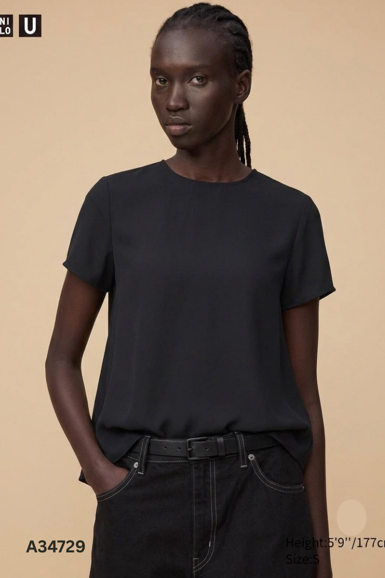 Áo UNIQLO đen ngắn tay
