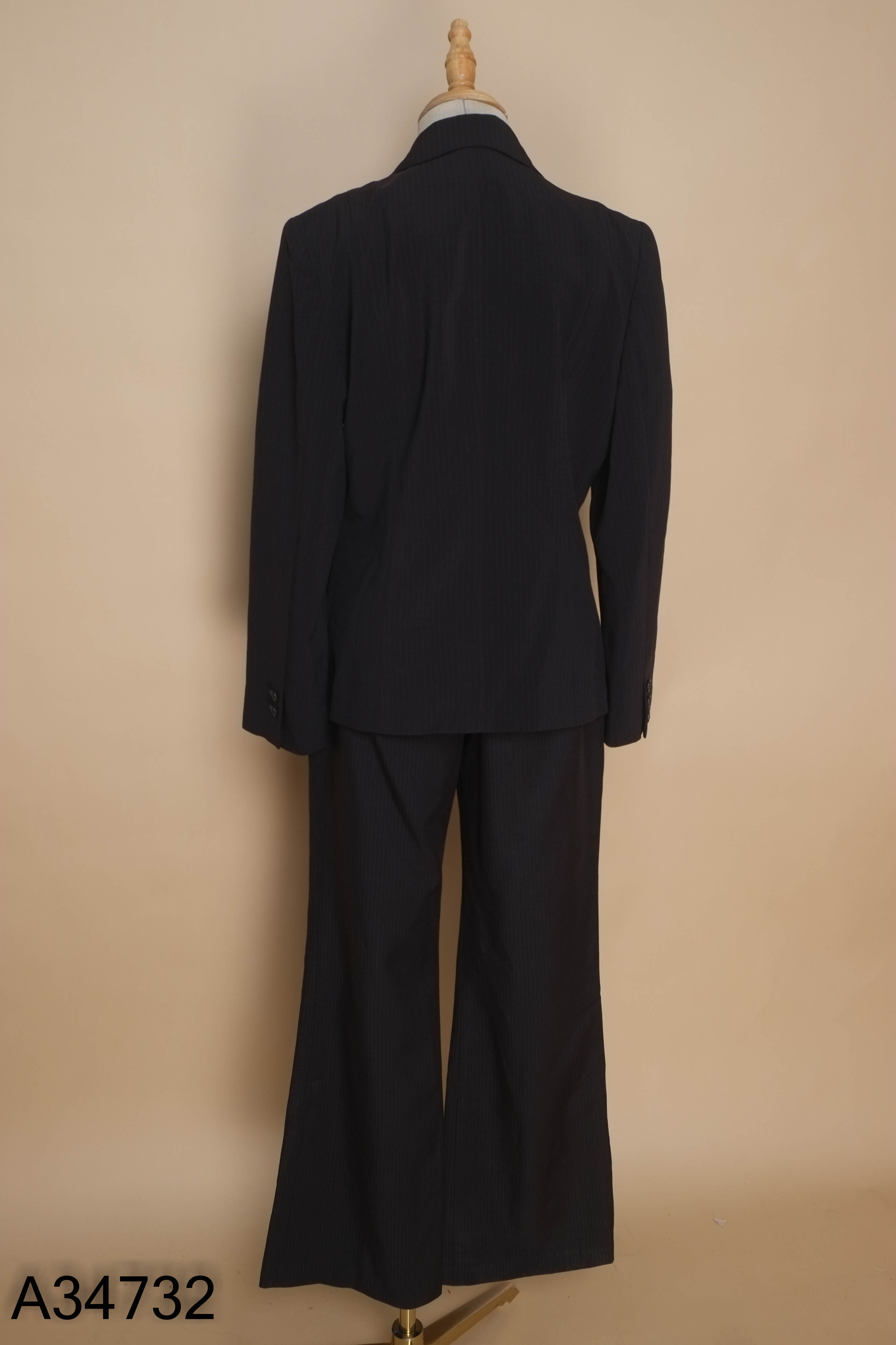 Set áo blazer + quần dài đen kẻ