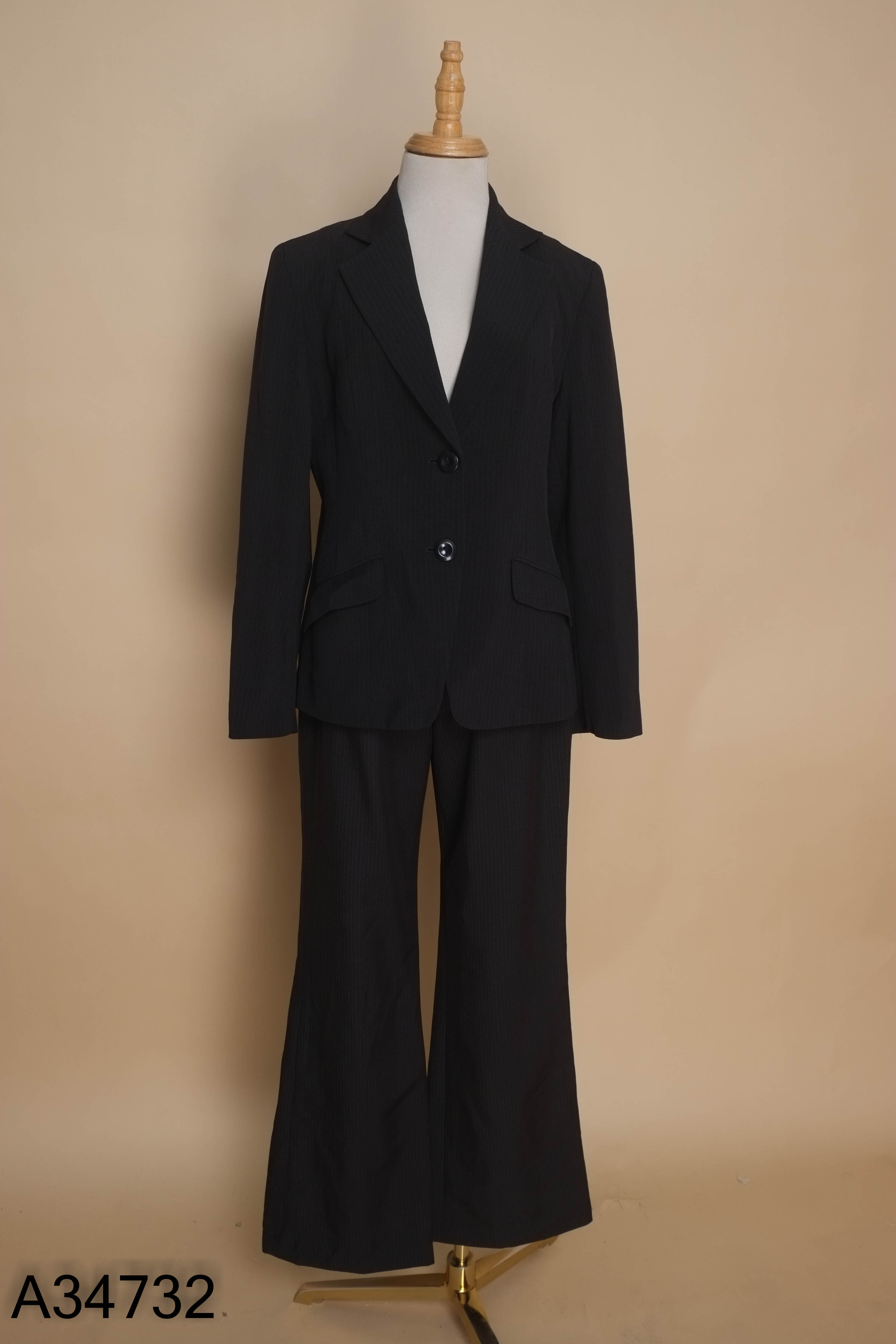 Set áo blazer + quần dài đen kẻ