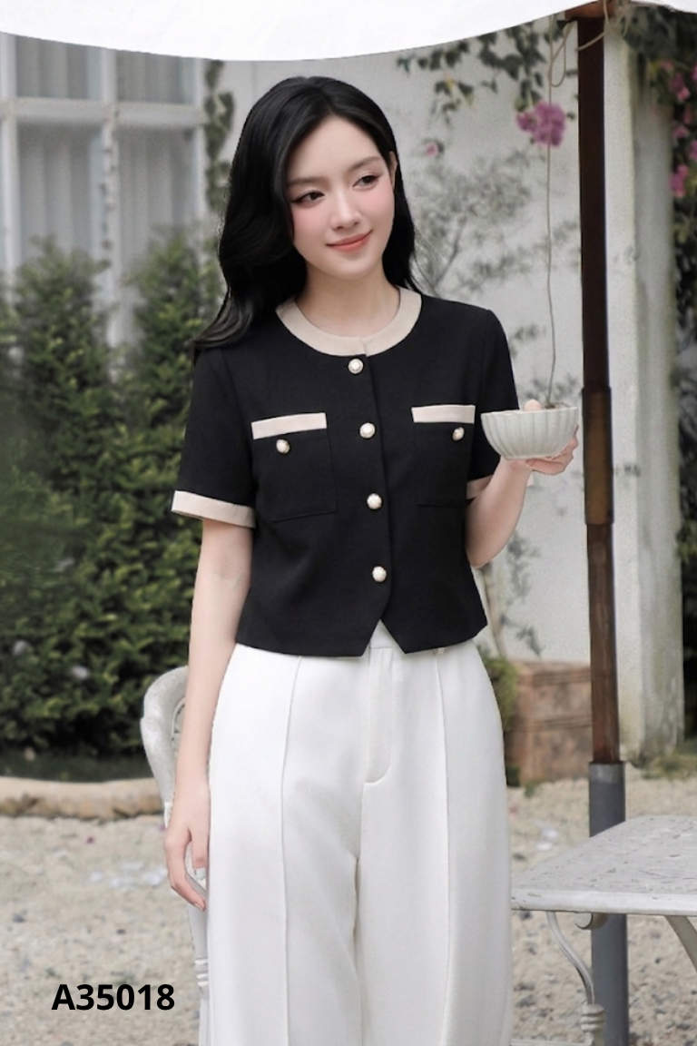 Áo đen ROSARA viền be cúc ngọc