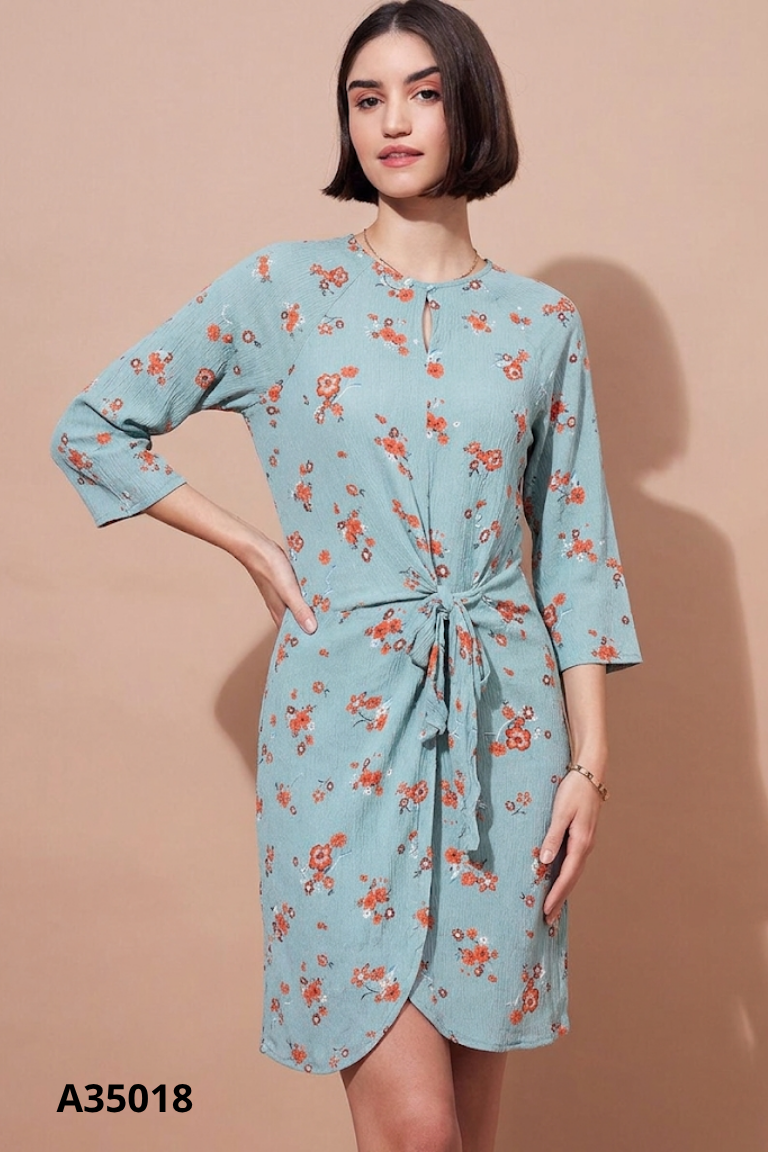 Váy xanh nhăn họa tiết buộc eo WAREHOUSE