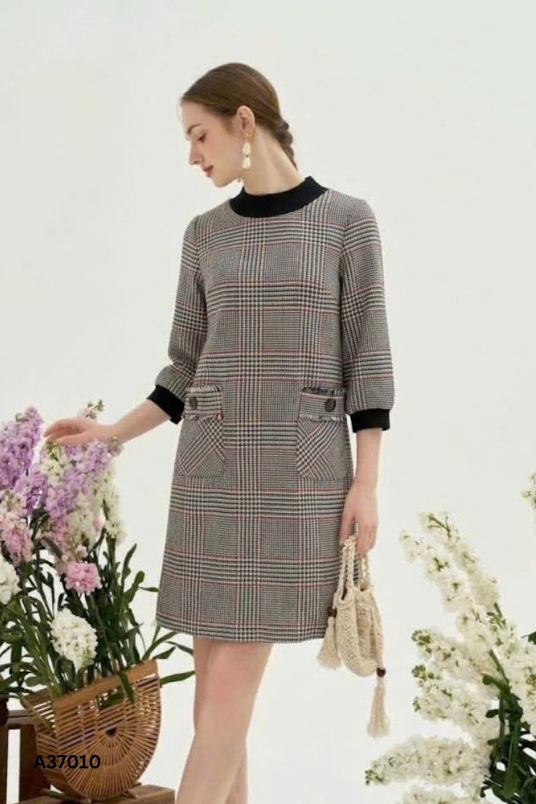 Váy dạ đen mix trắng đỏ ADORE DRESS