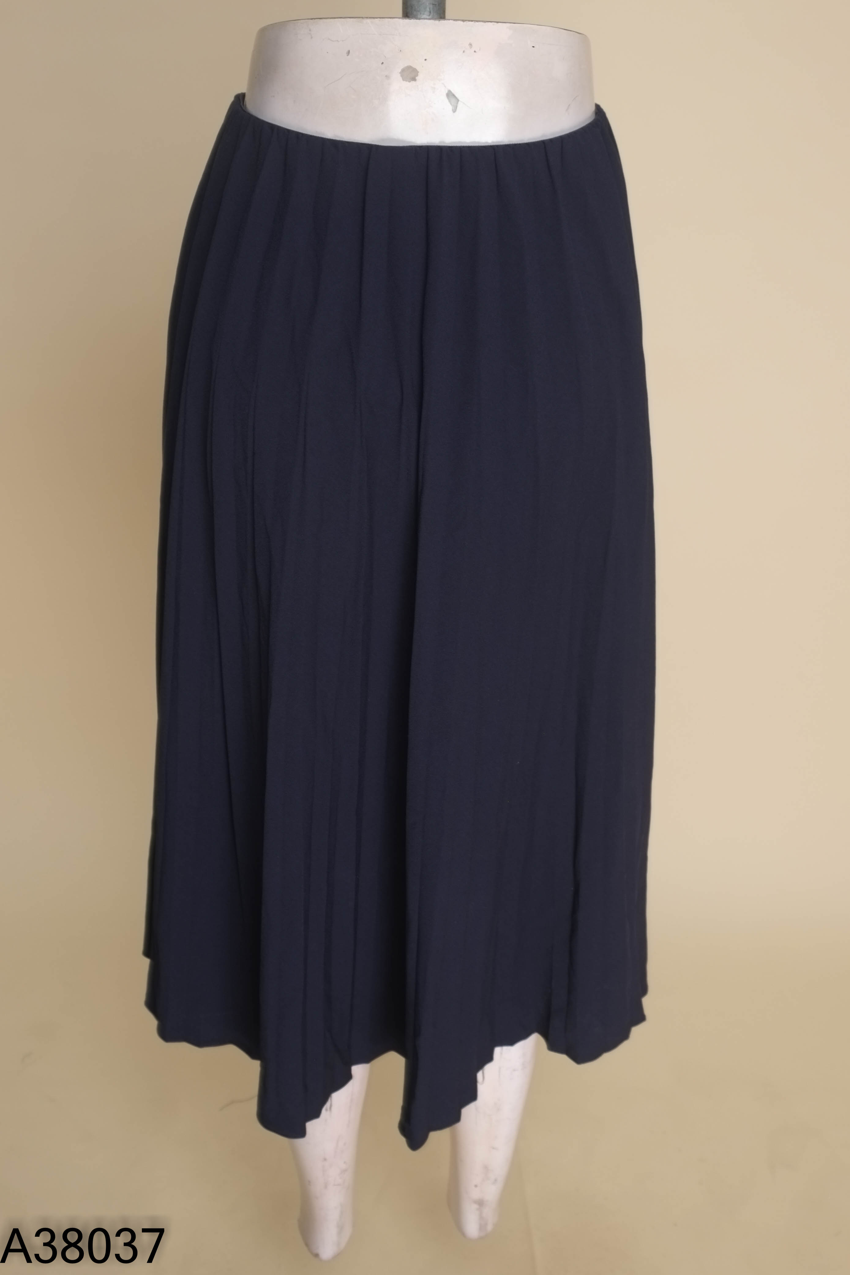 Chân váy ly xanh UNIQLO dài