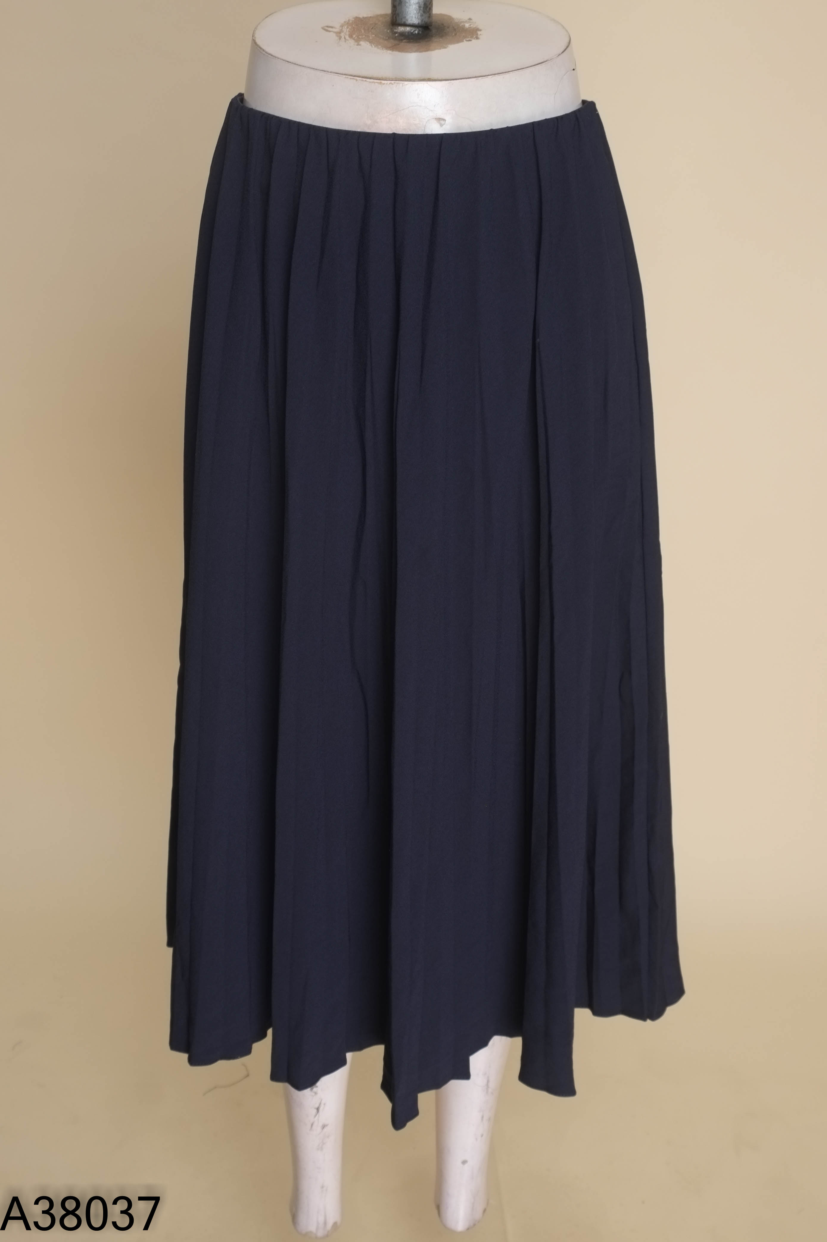 Chân váy ly xanh UNIQLO dài