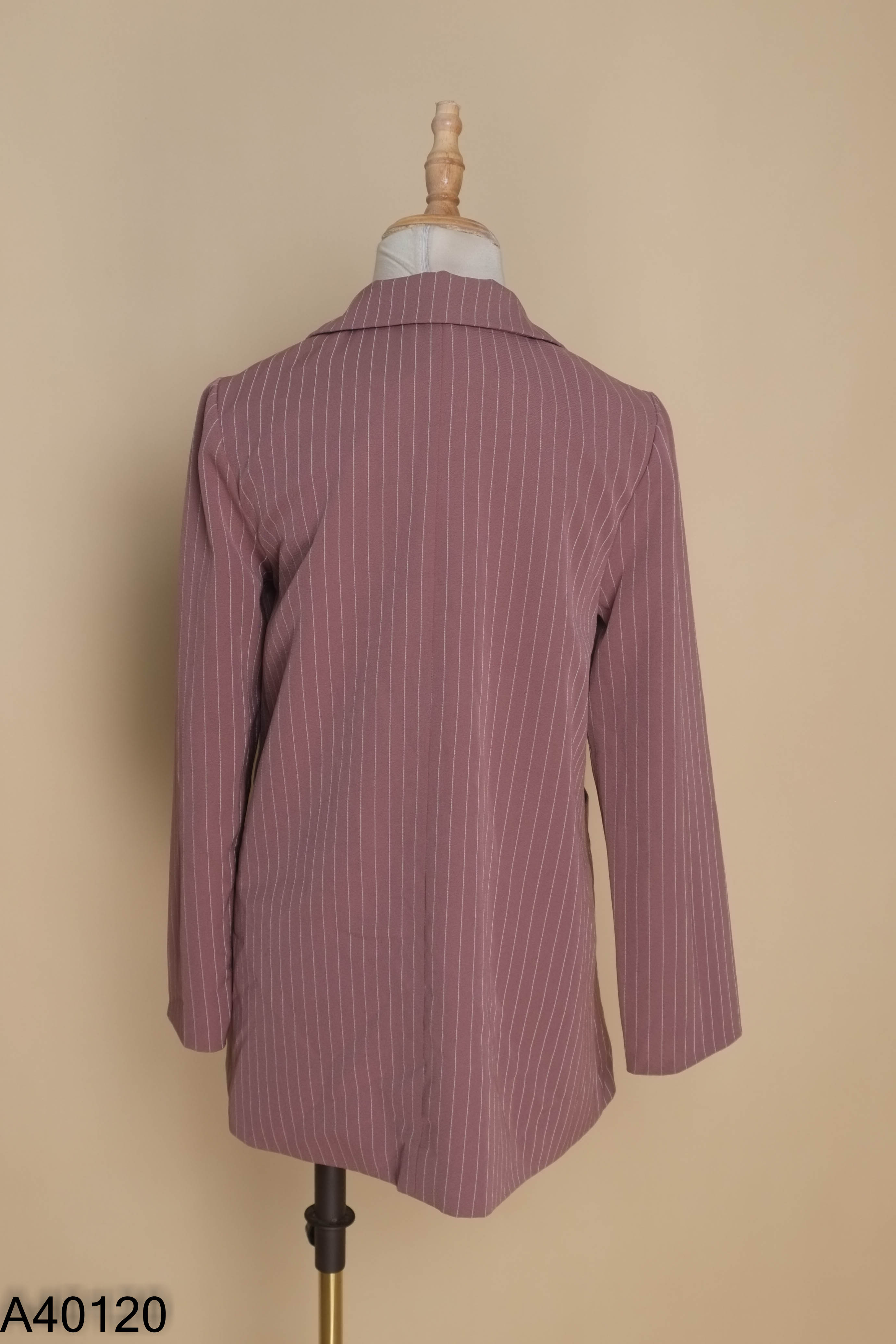 Áo khoác blazer tím kẻ phối túi