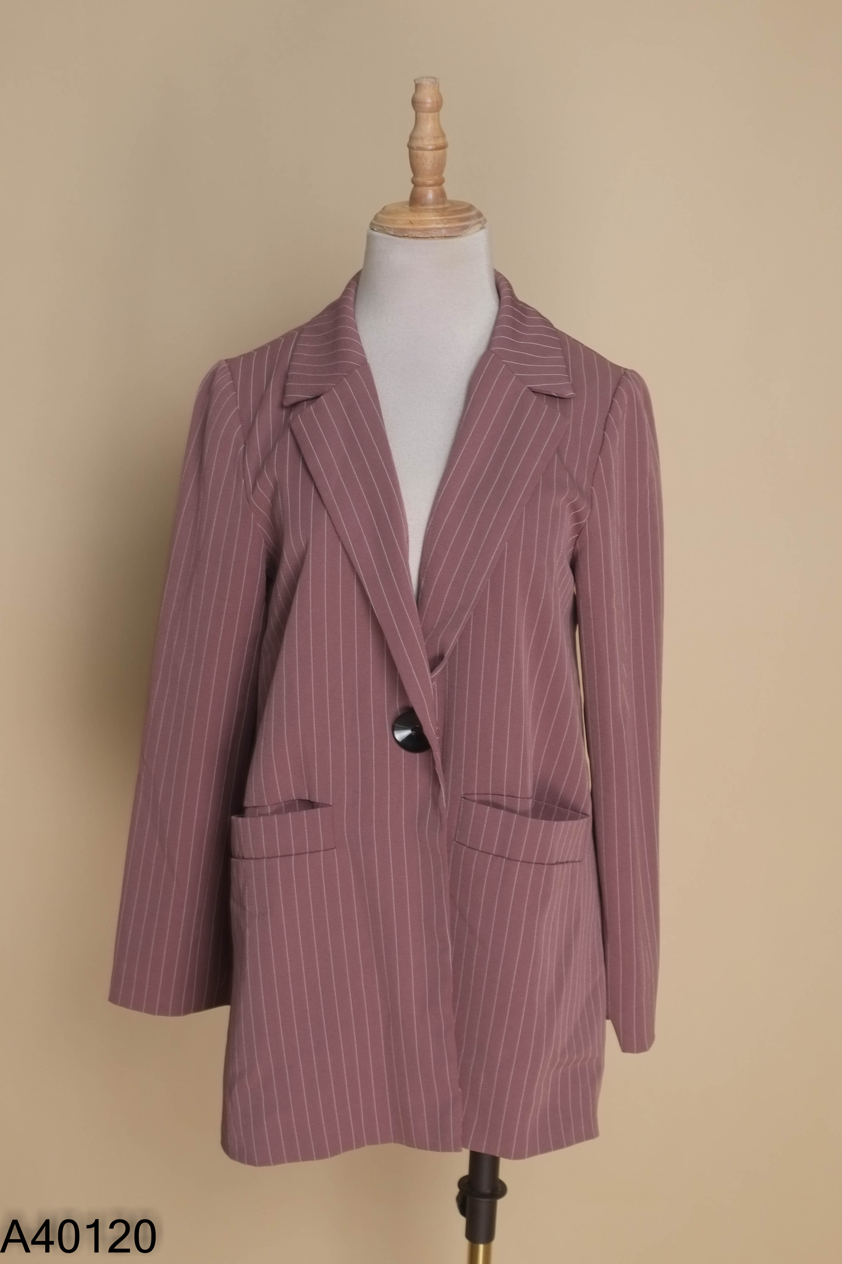 Áo khoác blazer tím kẻ phối túi