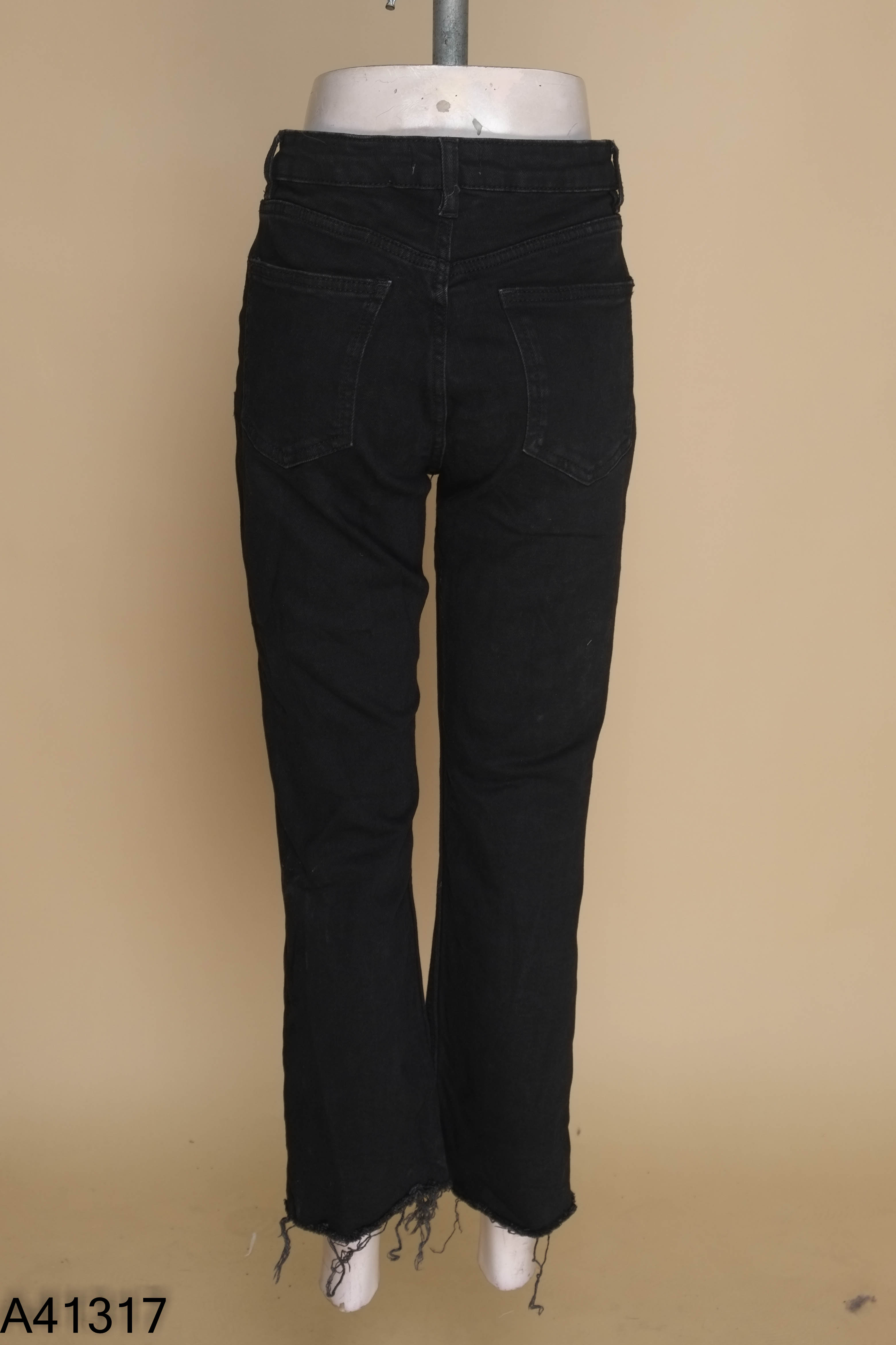 Quần ZARA (cắt tag) jeans xanh ống loe