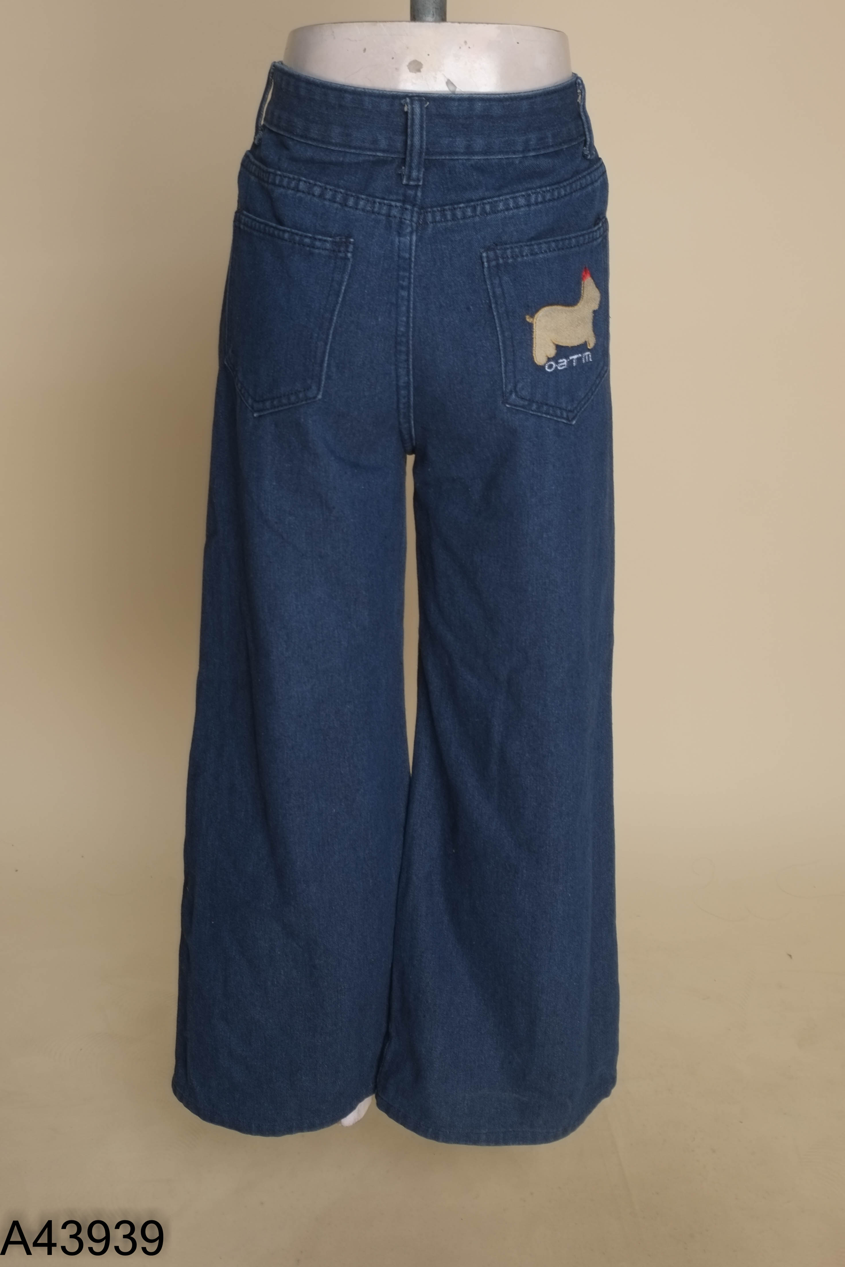 A4393910157-Quần jeans xanh thêu hình cute