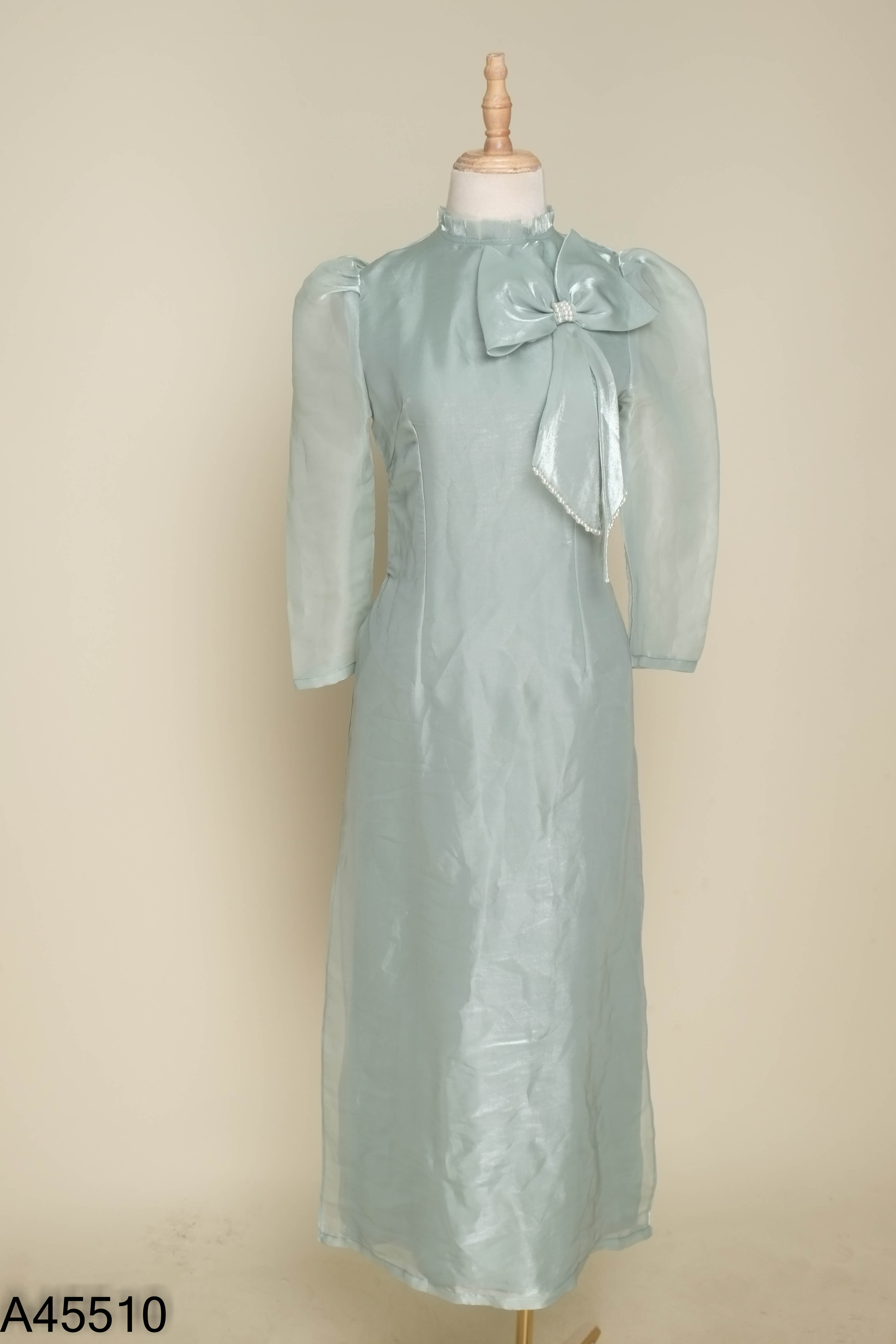 Áo dài organza xanh phối nơ