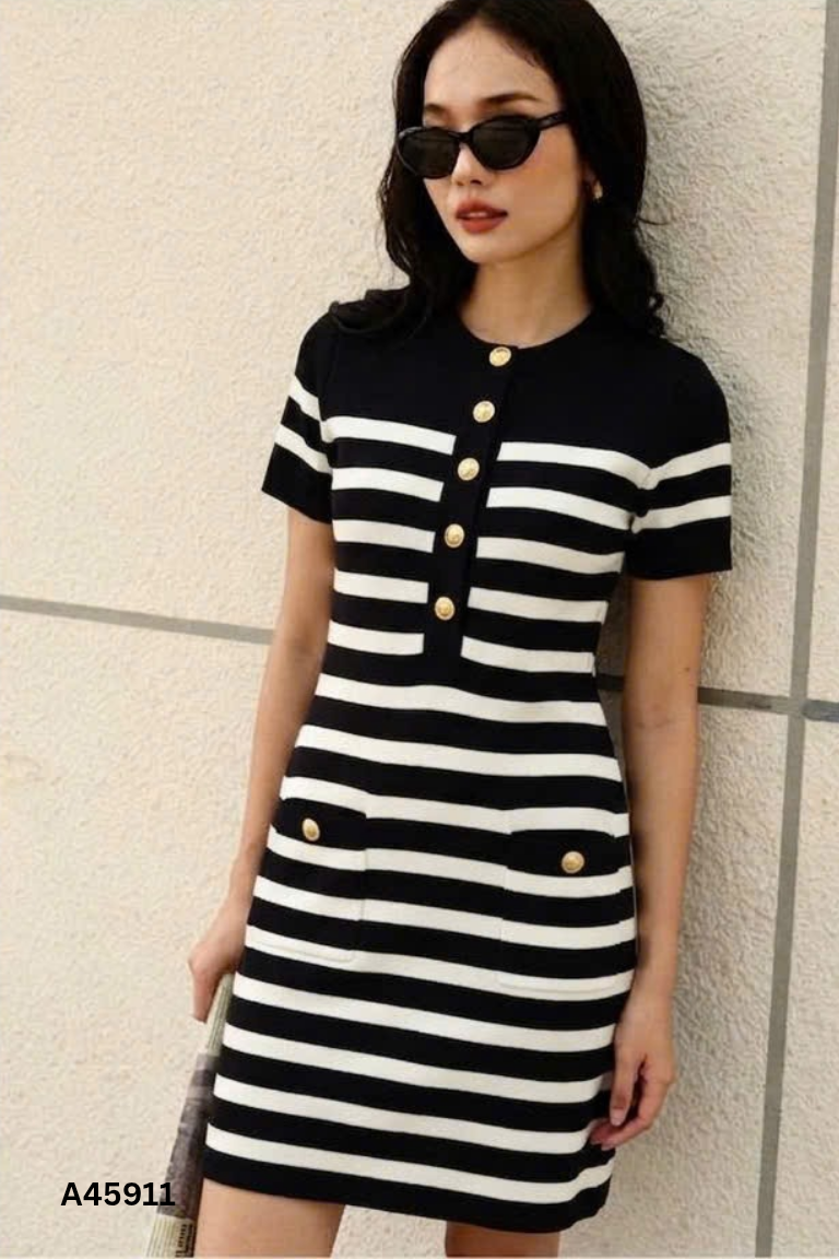 Váy len mogtoghi SHEMODA xanh than kẻ be