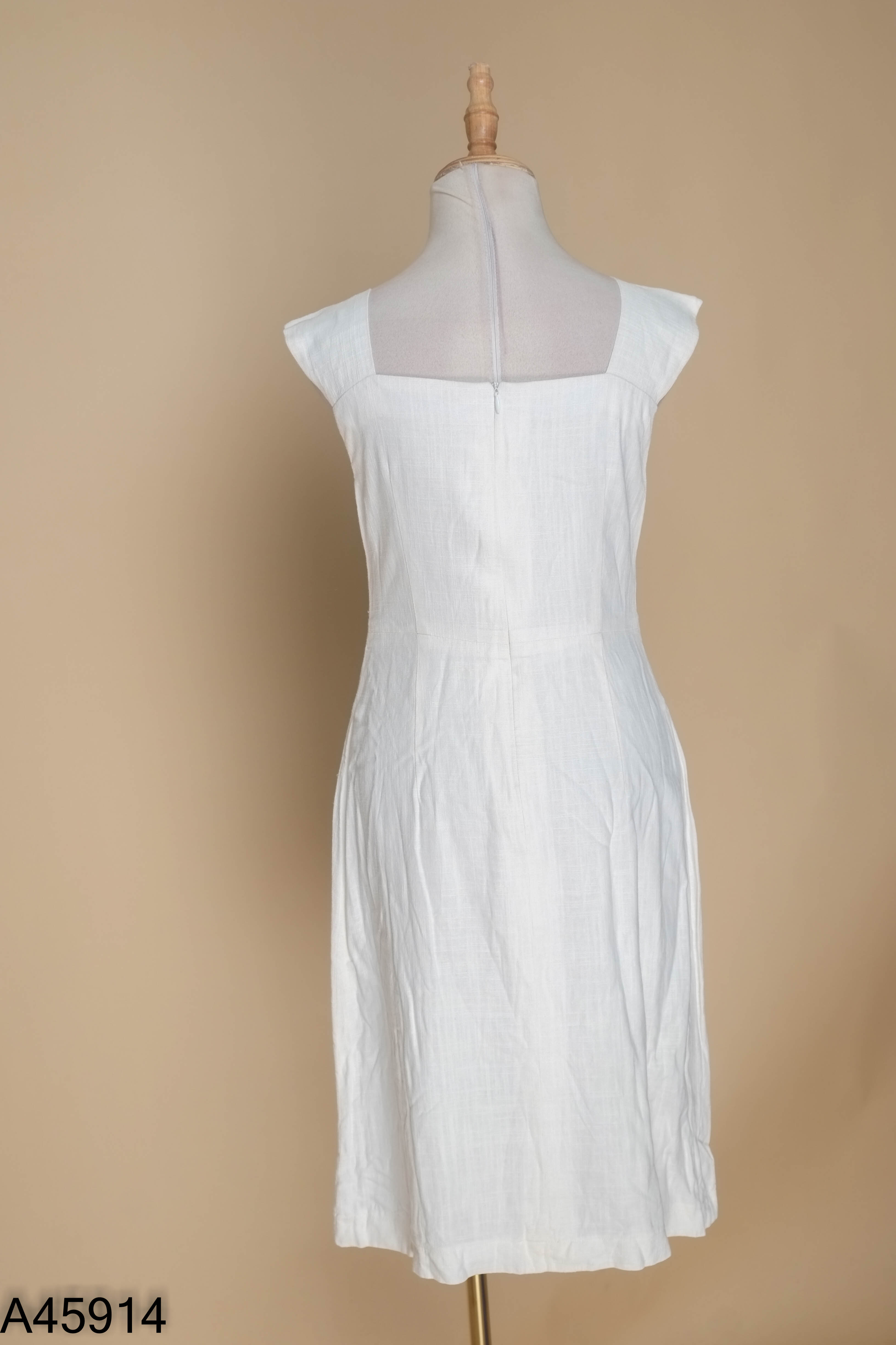Váy linen trắng phối túi