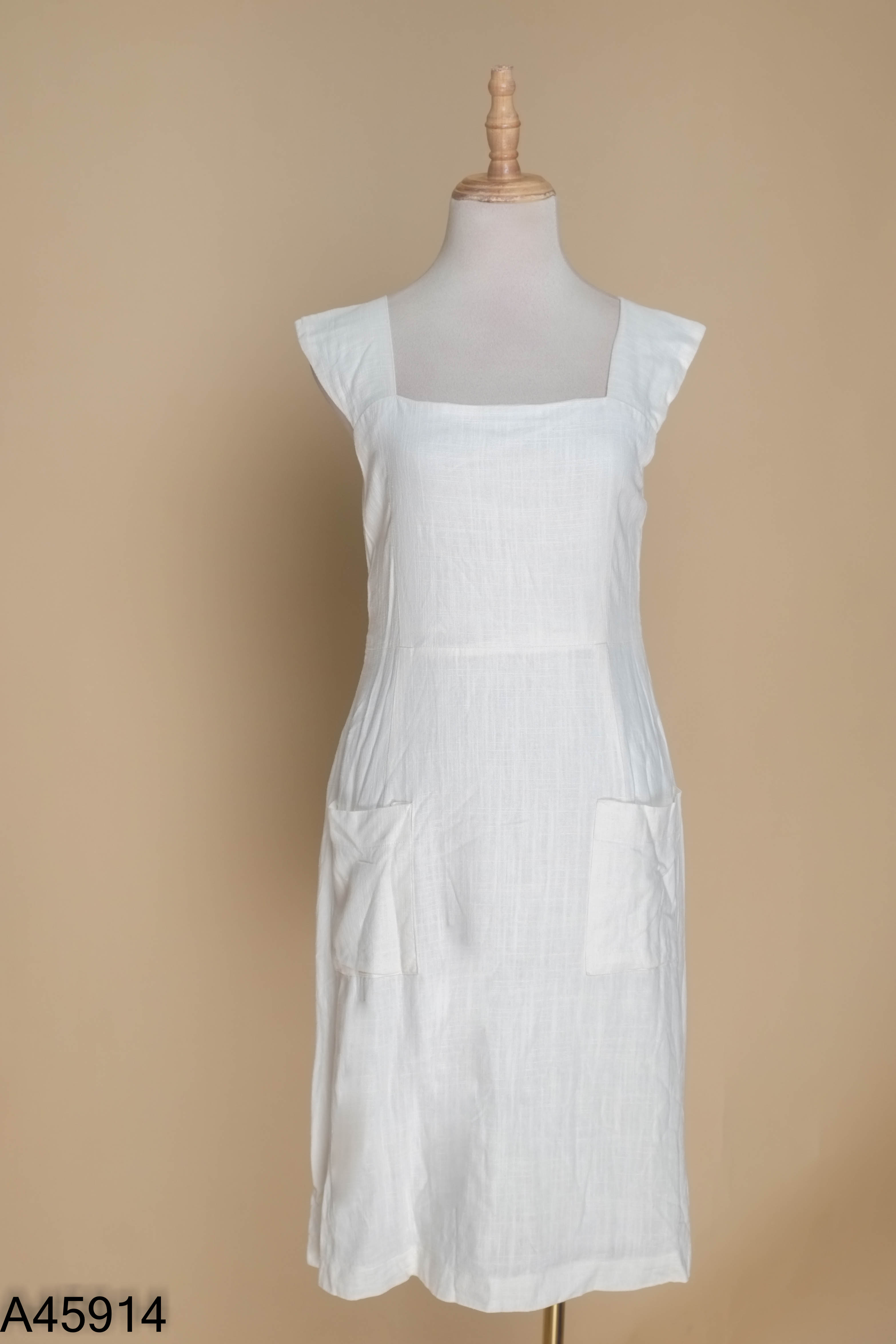 Váy linen trắng phối túi