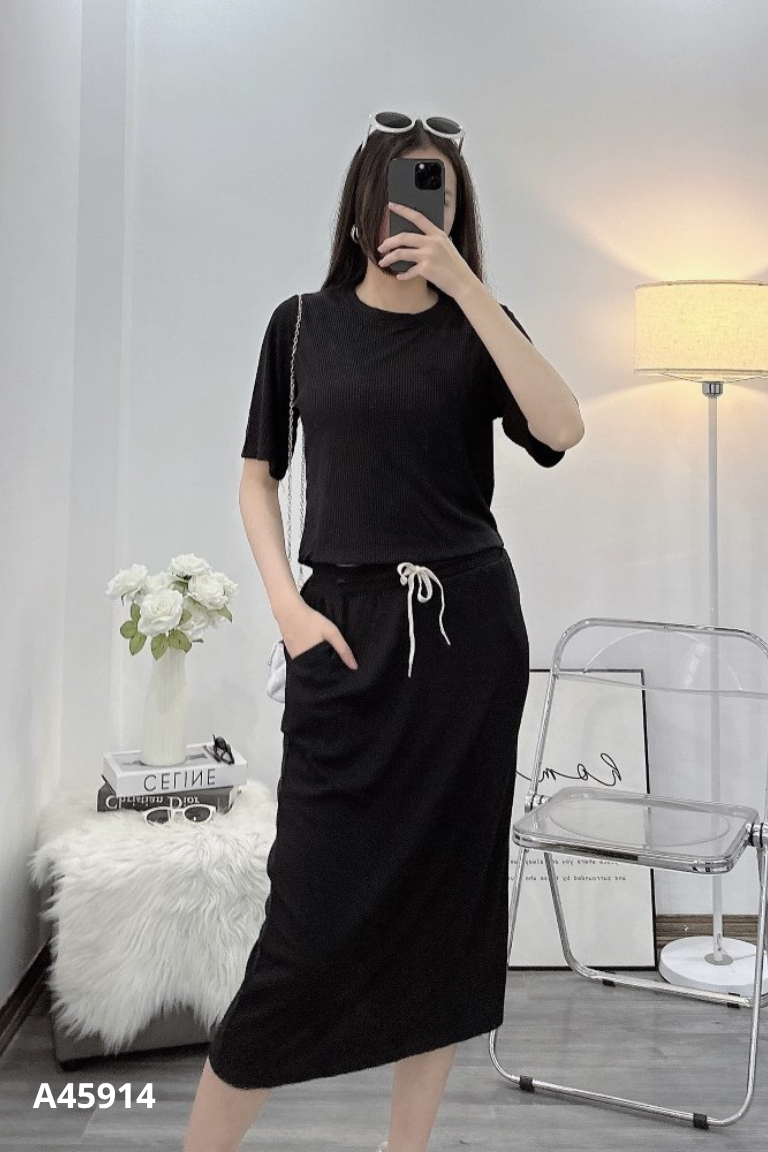 Set Áo đen trơn + chân váy