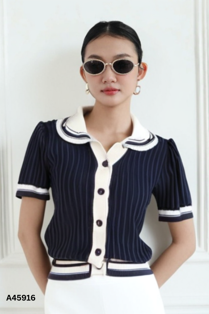 Áo len mongtoghi đen cổ be