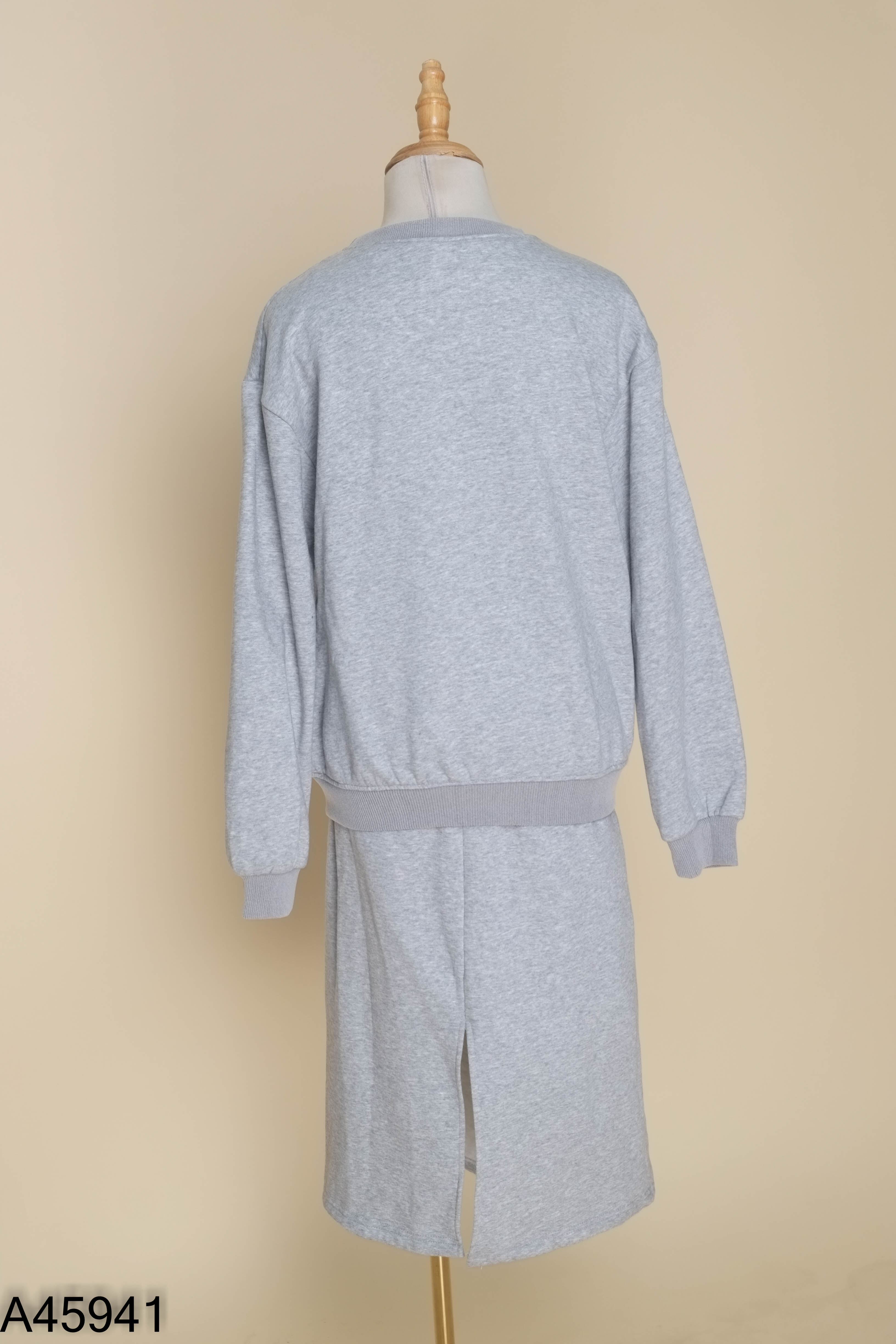 SET Áo hoodie xám + chân váy dài