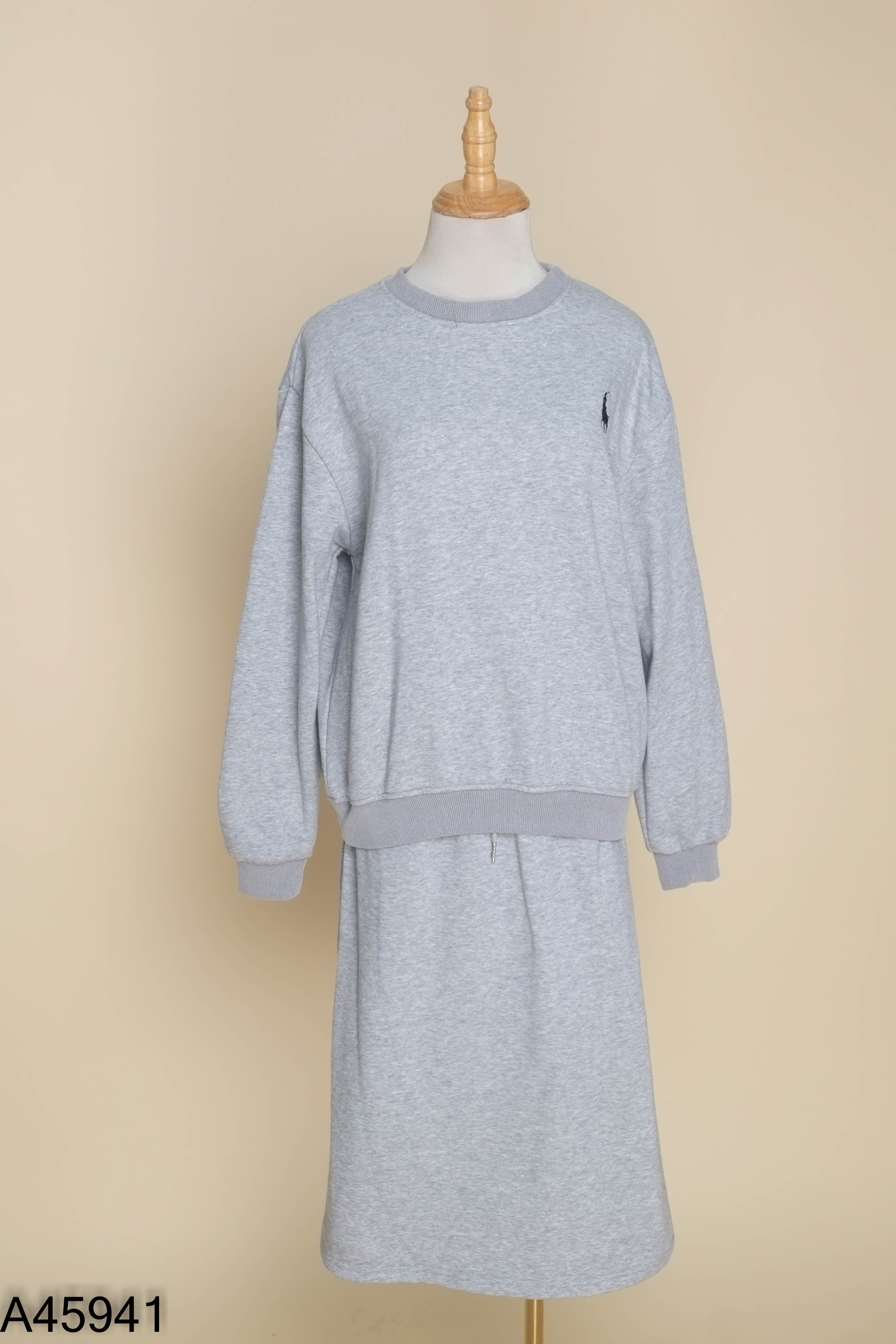 SET Áo hoodie xám + chân váy dài
