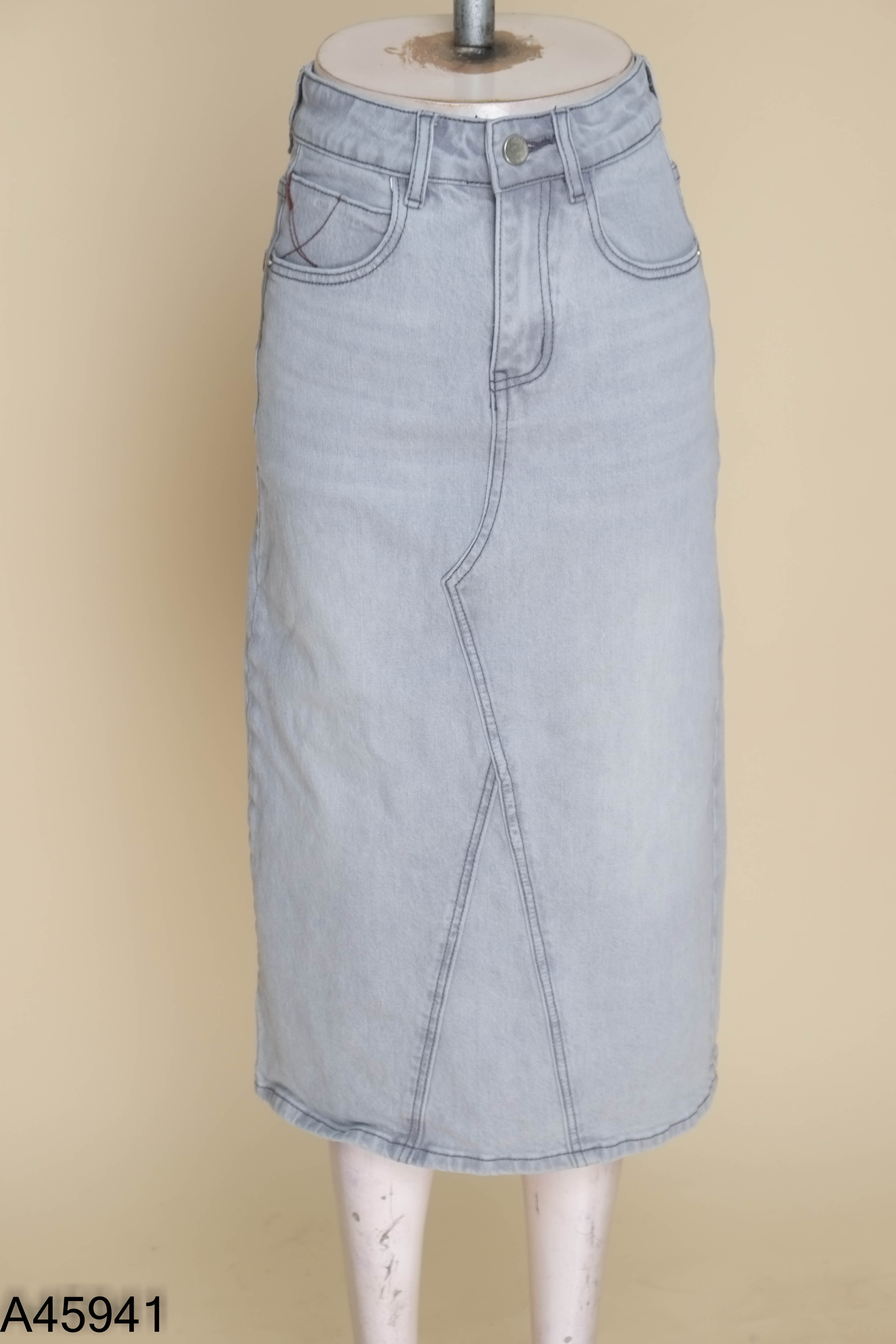 Chân váy jeans bạc chỉ đen