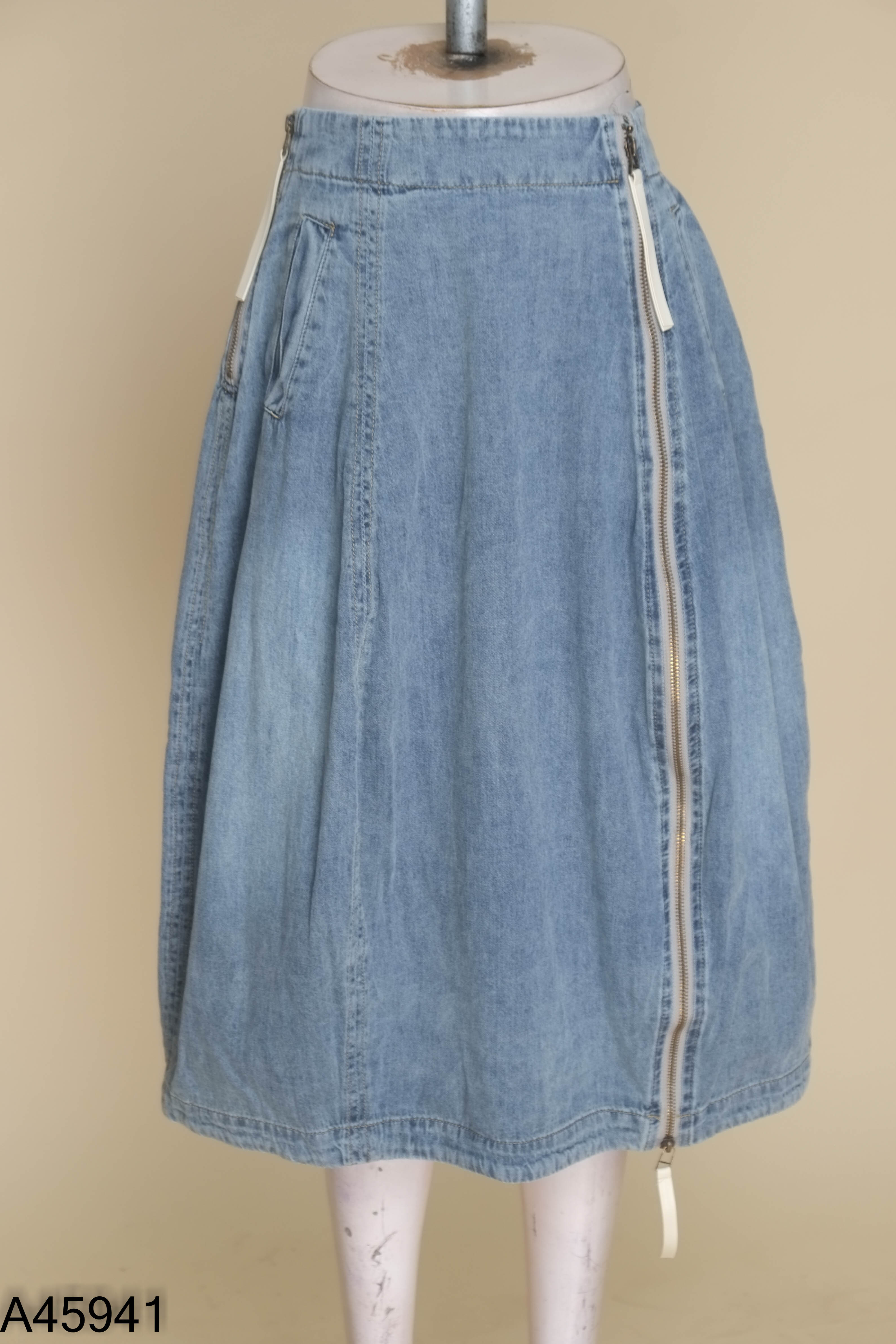 Chân váy jeans xanh xám phối khóa