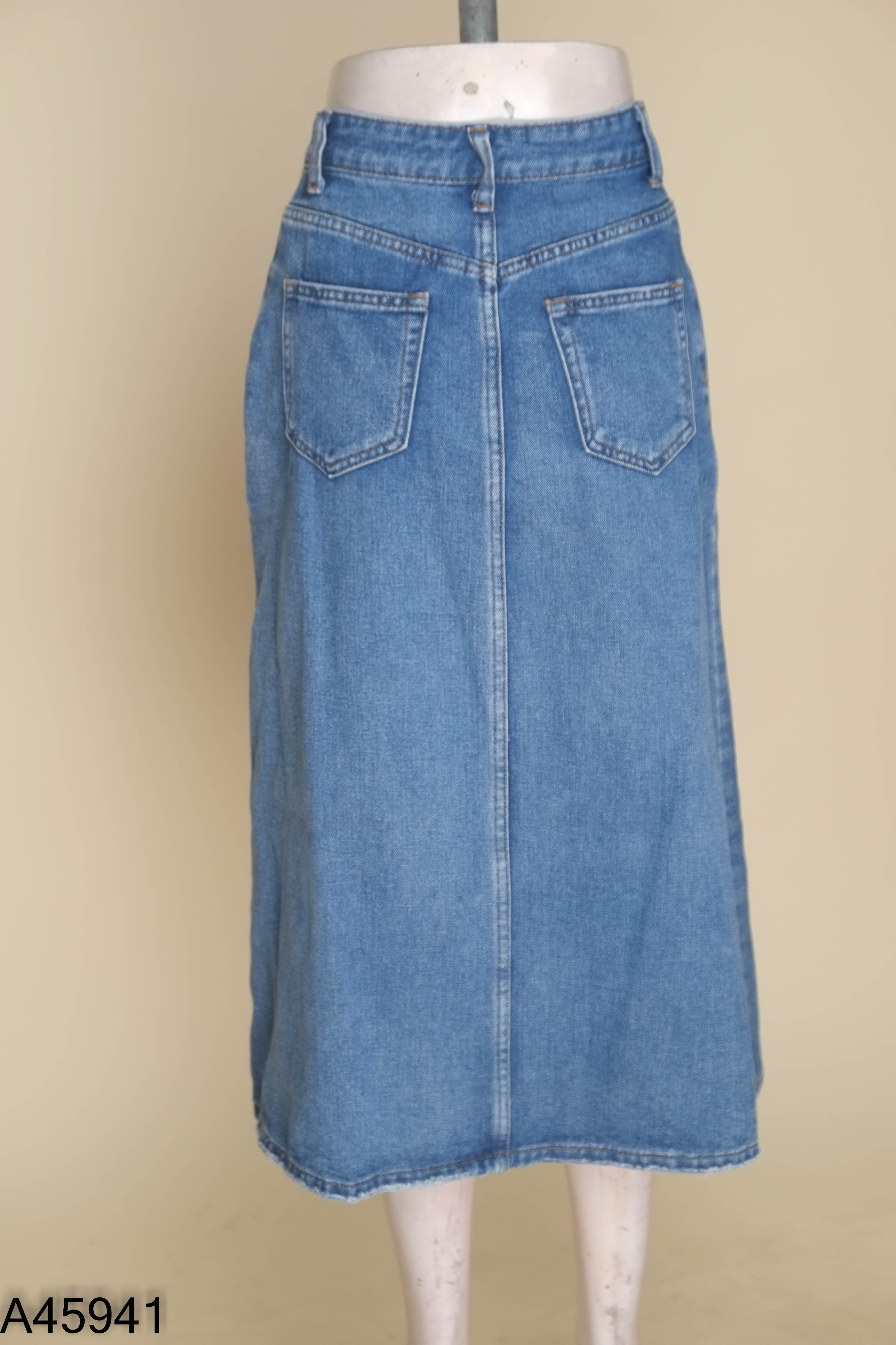 Chân váy jeans xanh kẻ chéo