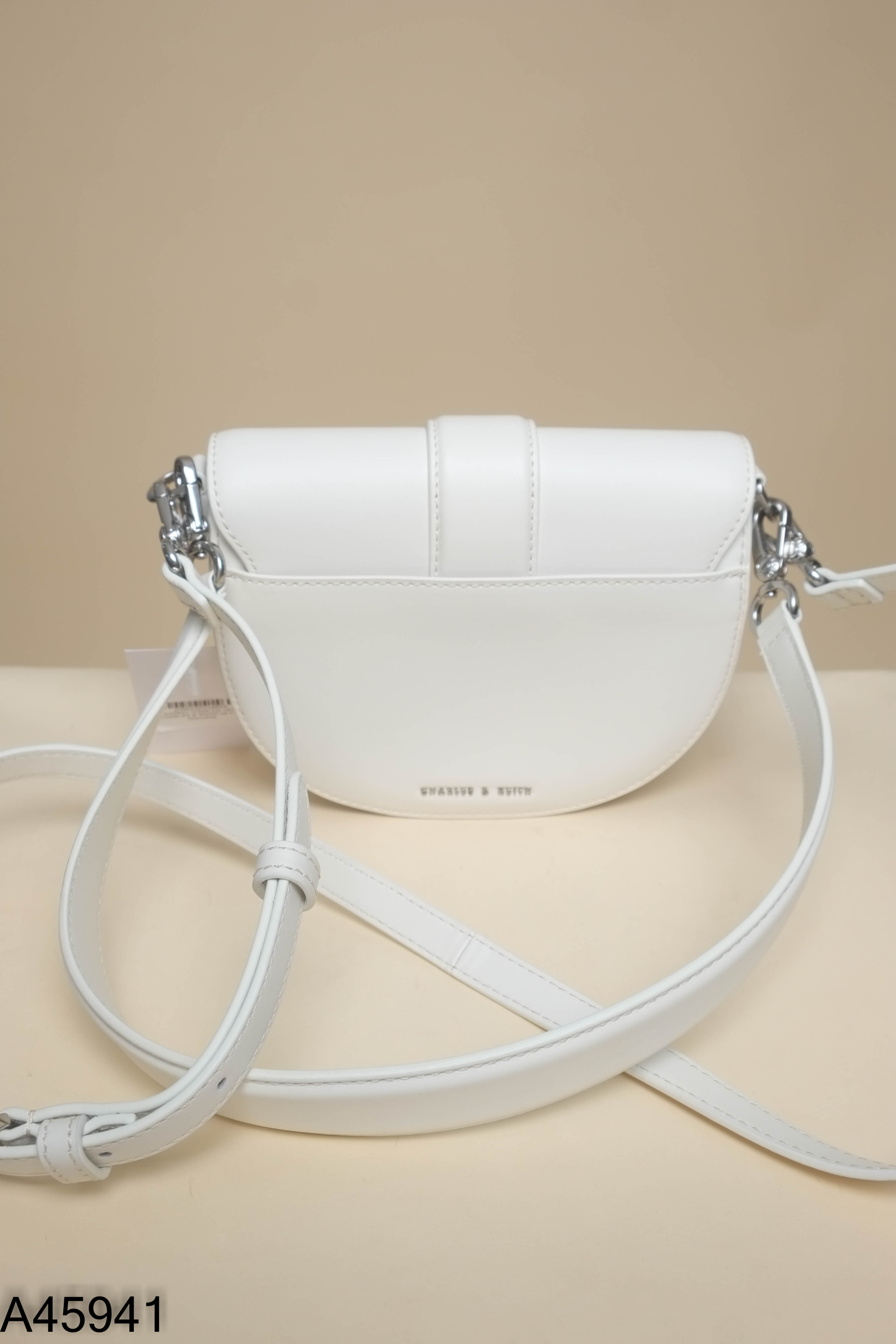 Túi xách CHARLES & KEITH be trơn (kèm dây đeo)