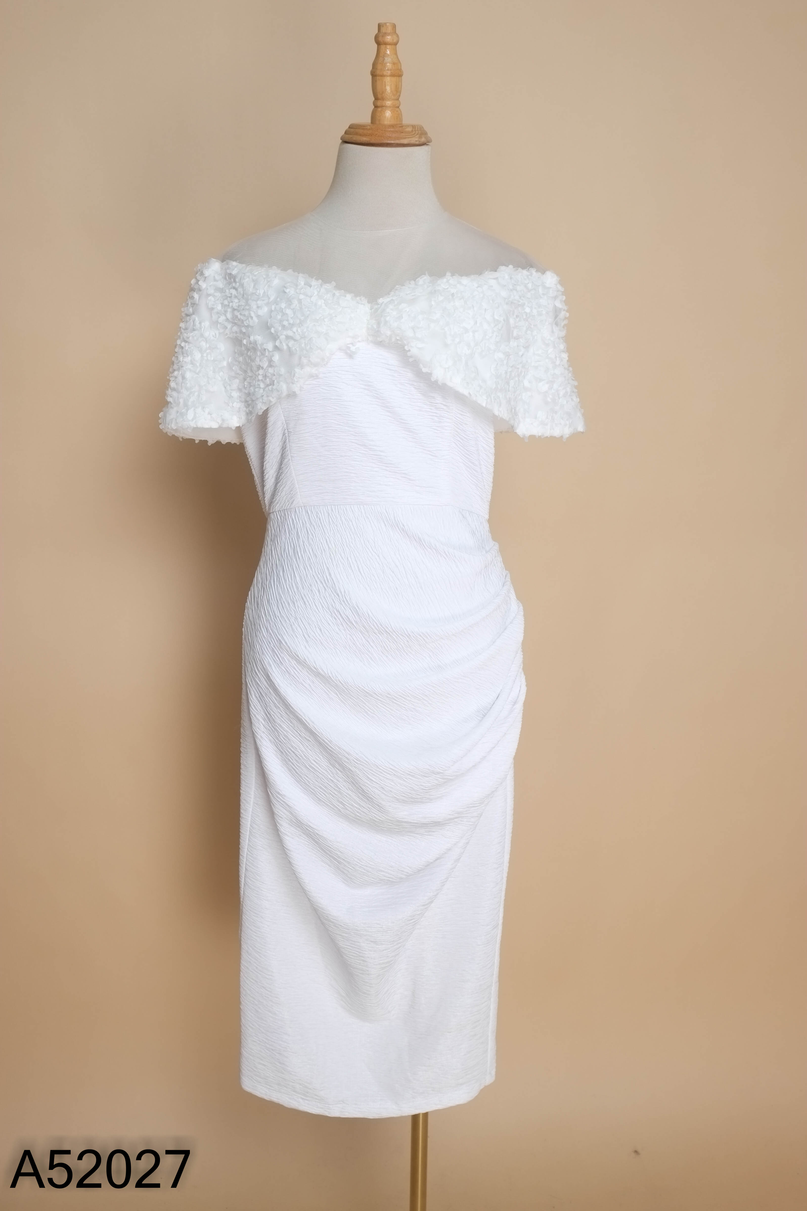 Váy trắng phối lưới