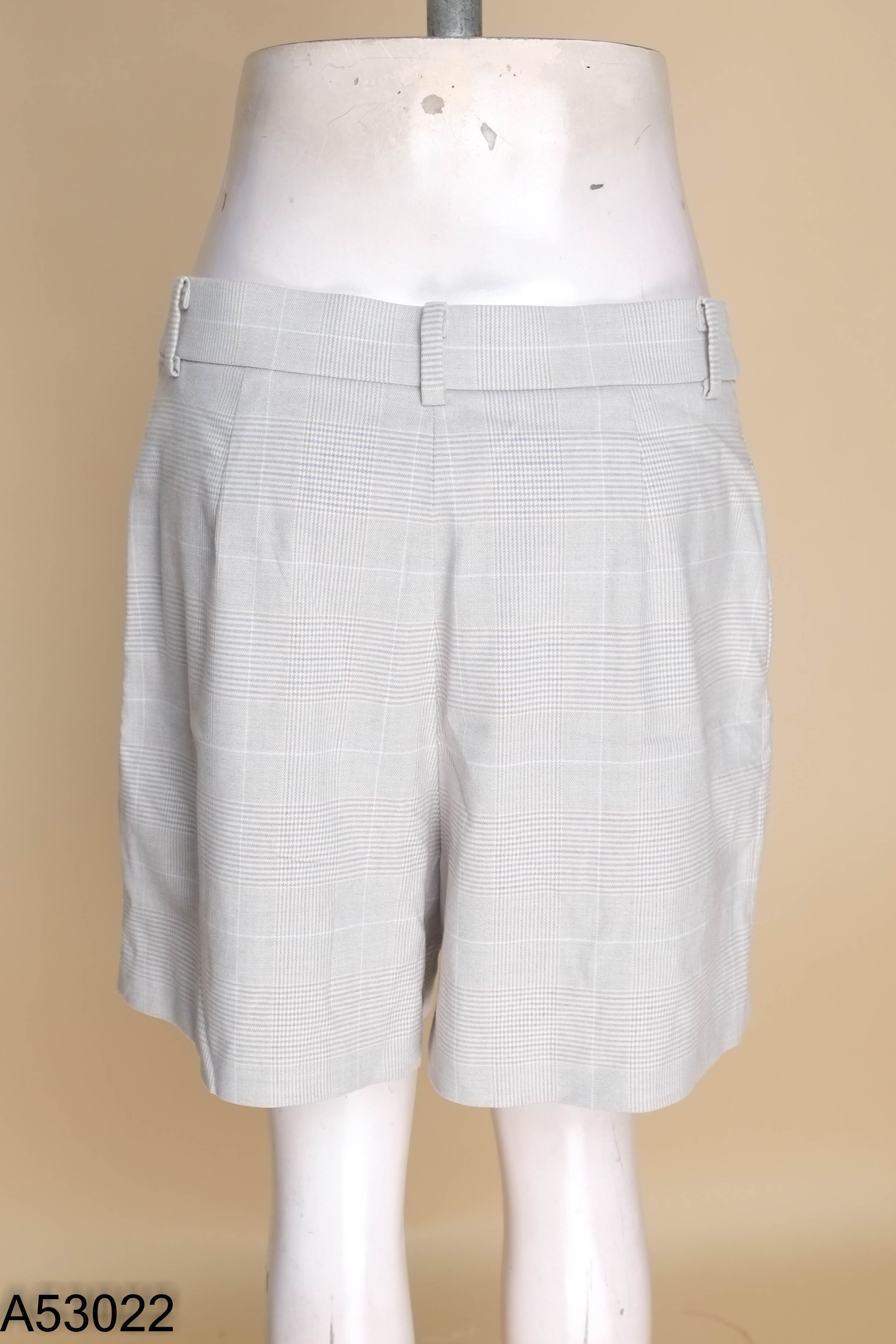 Quần UNIQLO shorts be kẻ caro
