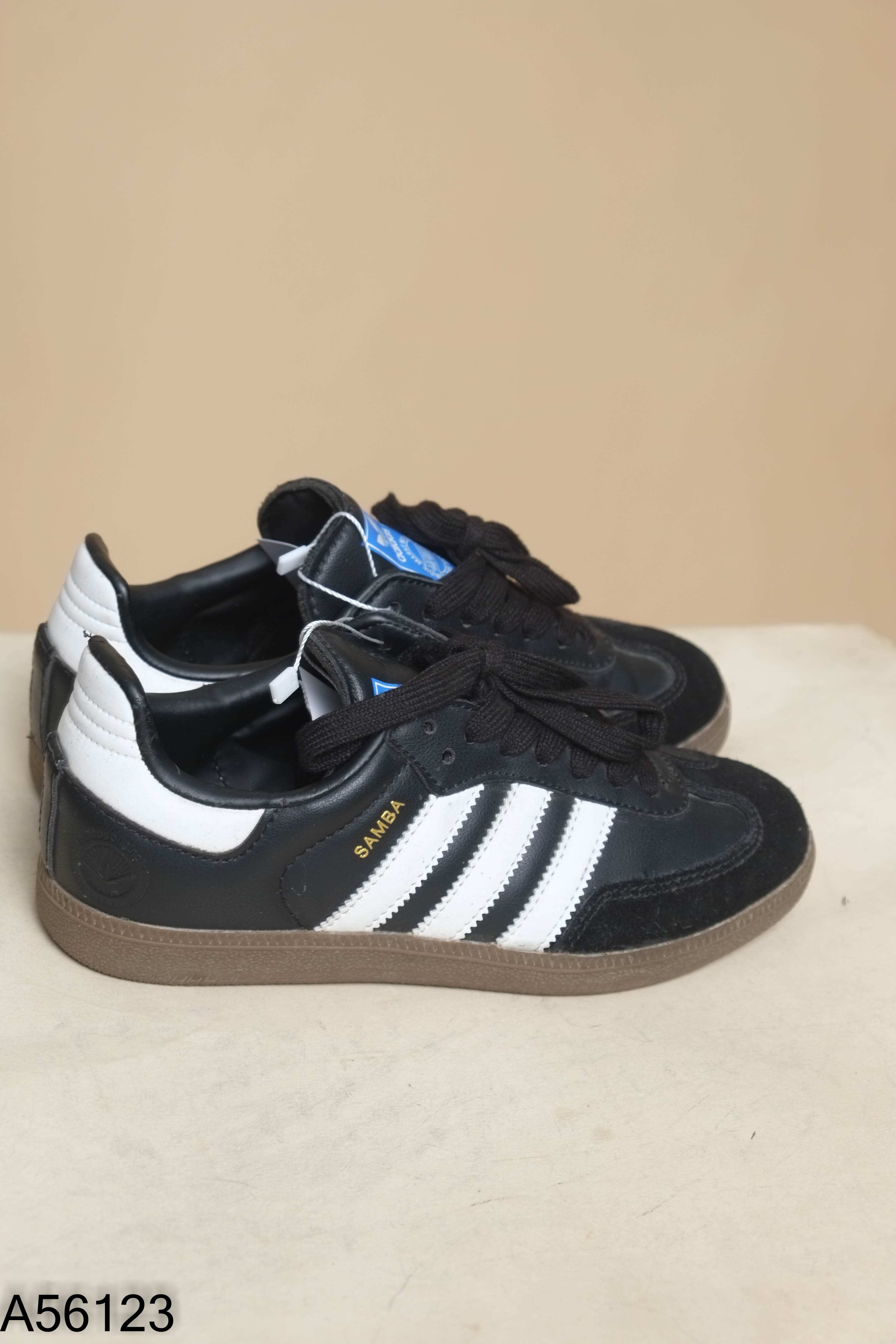 Giày ADIDAS SAMBA đen sọc trắng